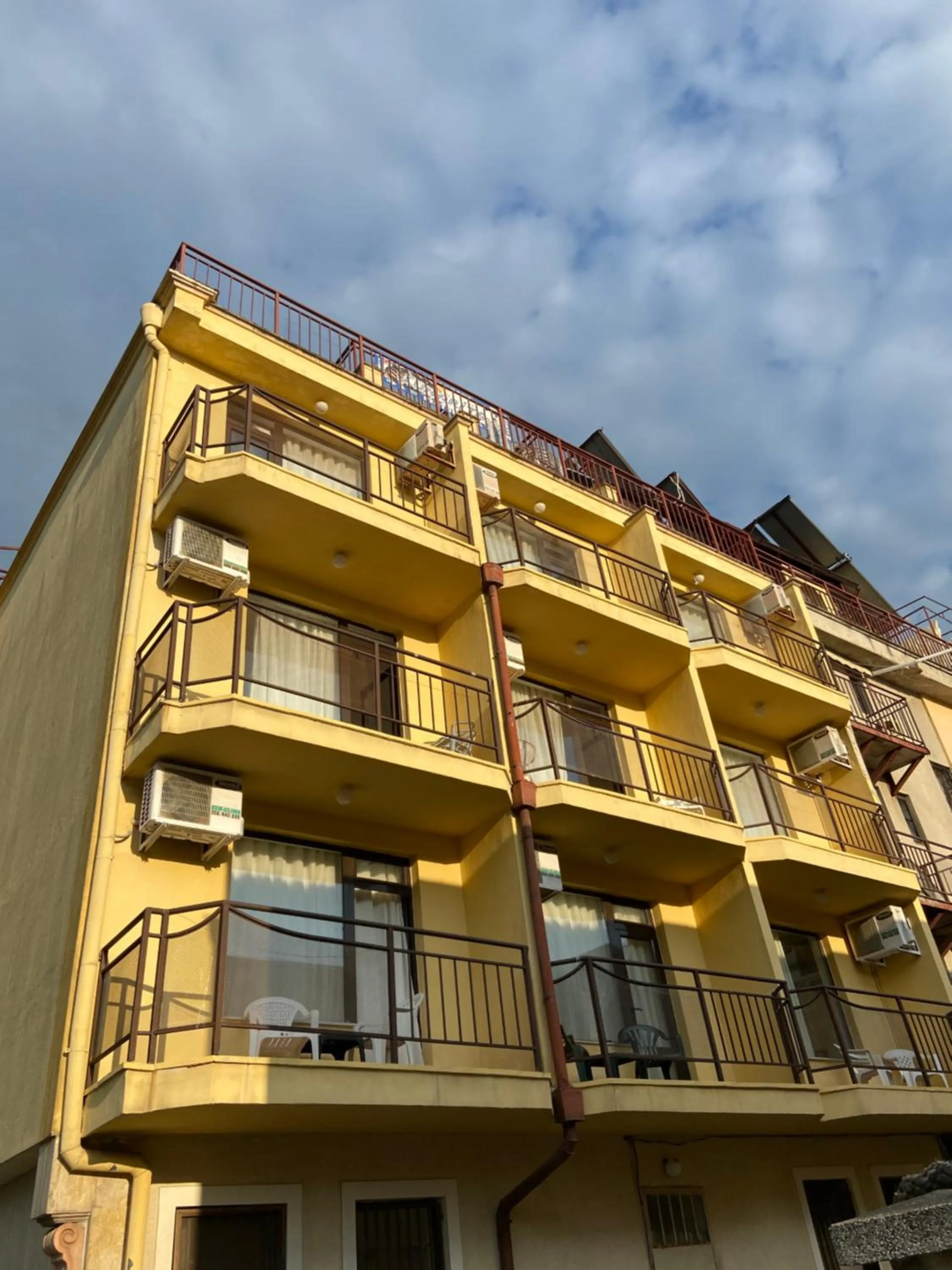 Property building in SUNARITA