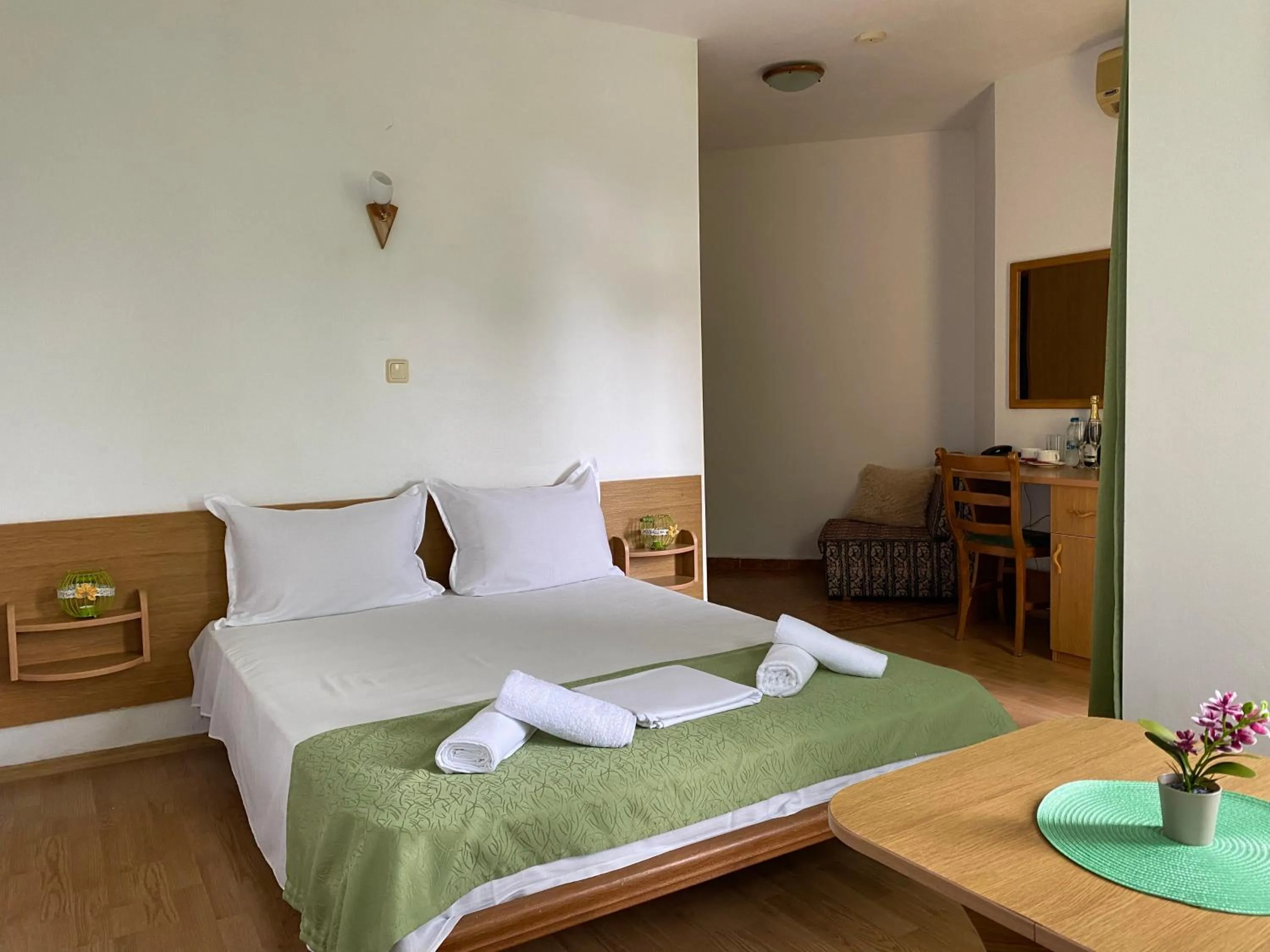 Bedroom, Bed in SUNARITA