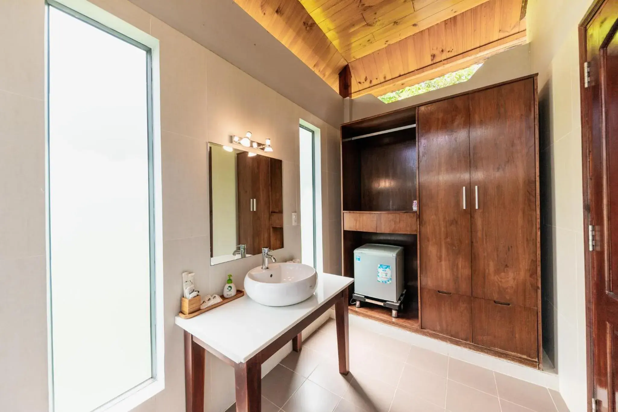 Bathroom in Emerald Garden Retreat Bathroom in Emerald Garden Retreat