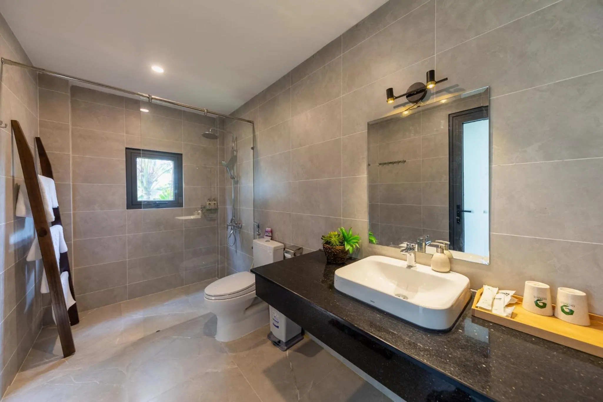 Shower in Emerald Garden Retreat