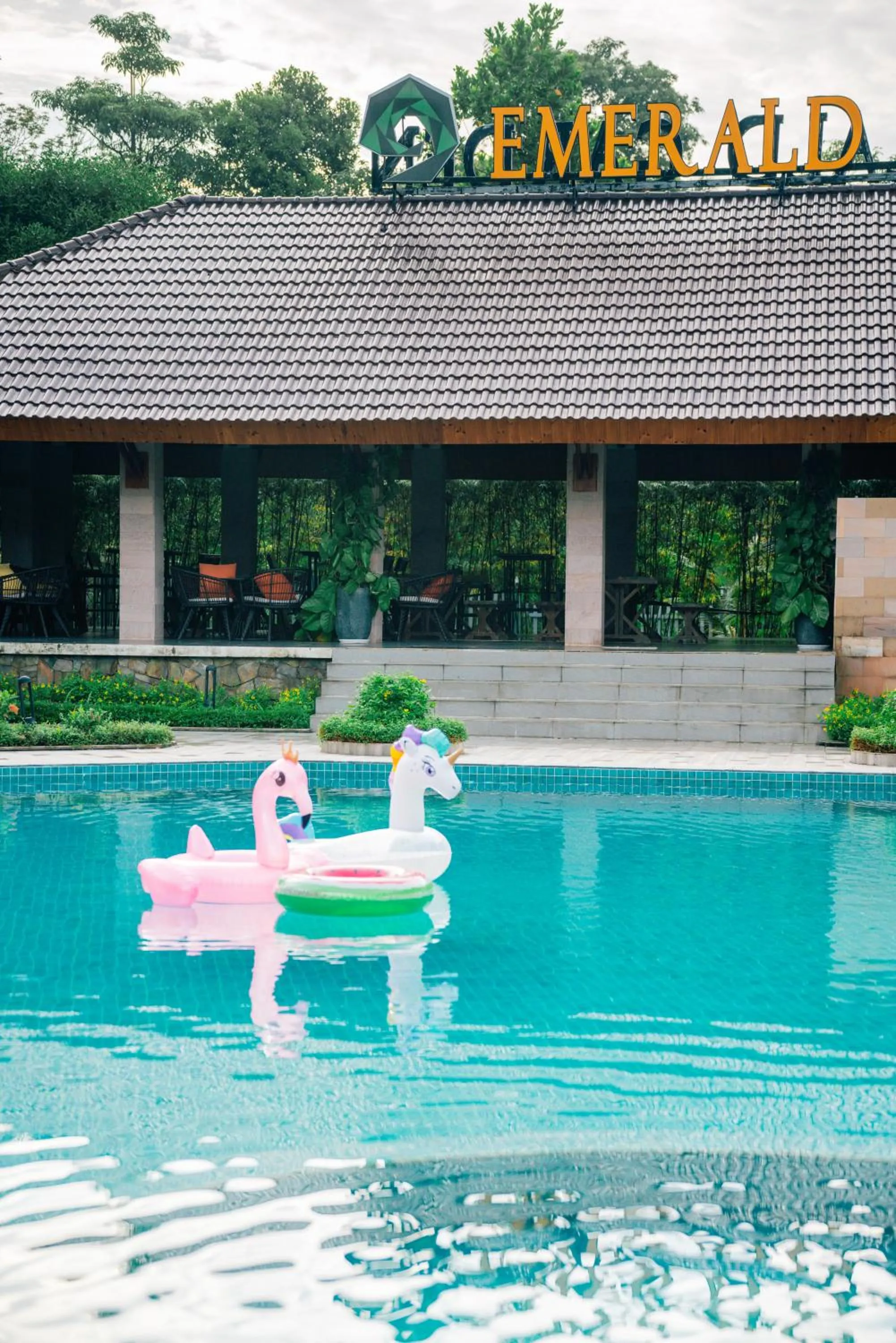 Day in Emerald Garden Retreat