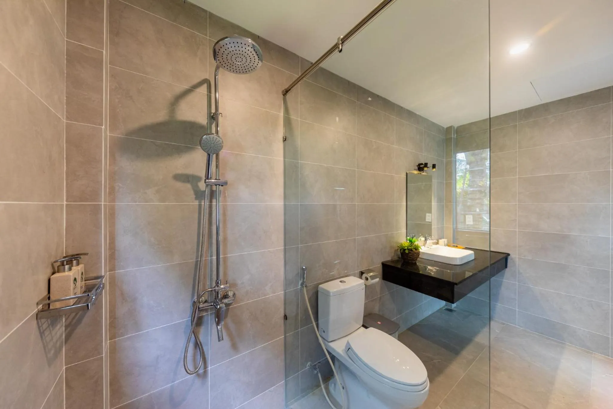 Shower in Emerald Garden Retreat