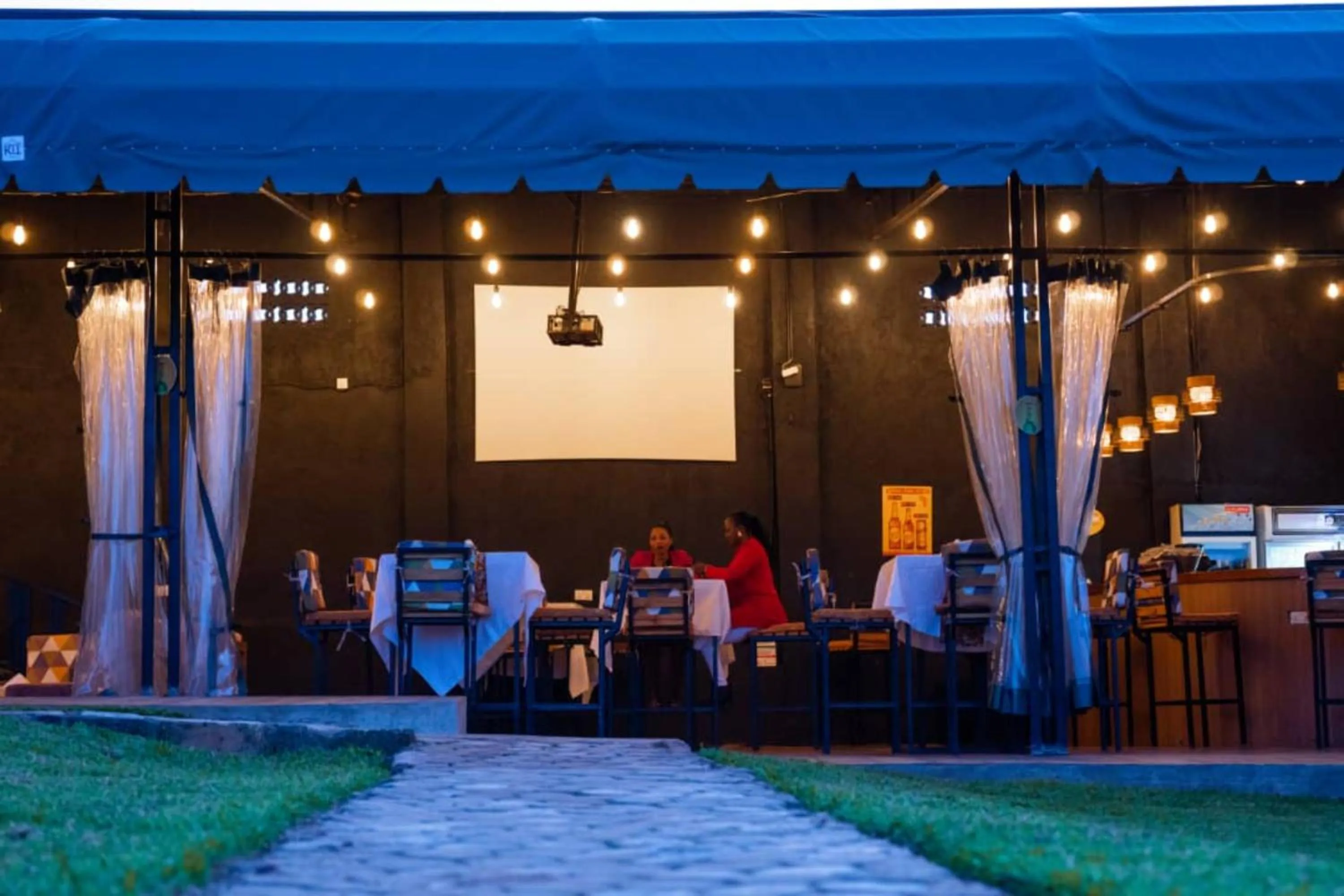 Restaurant/places to eat in Amariah Villa