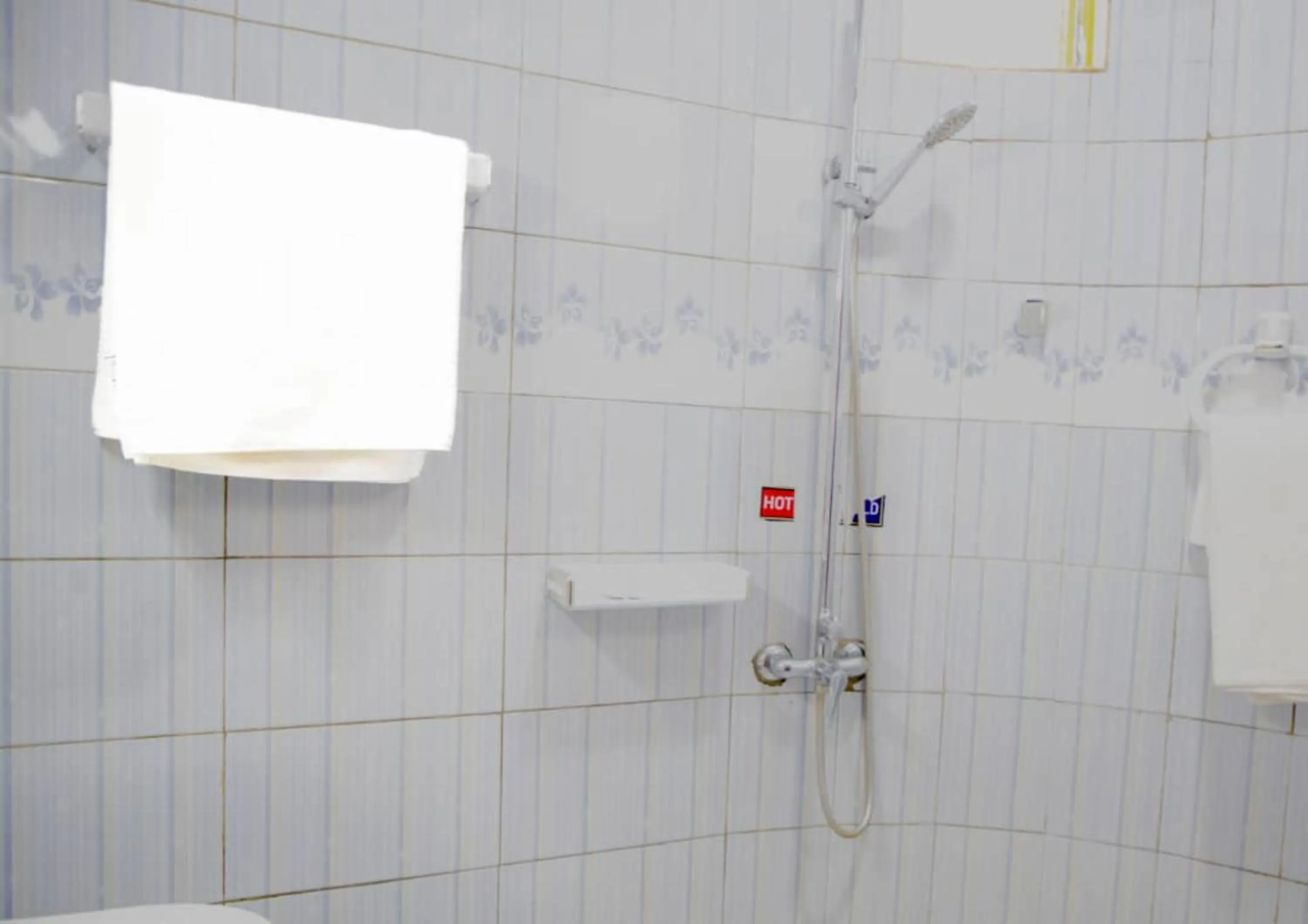 Shower in Amariah Villa