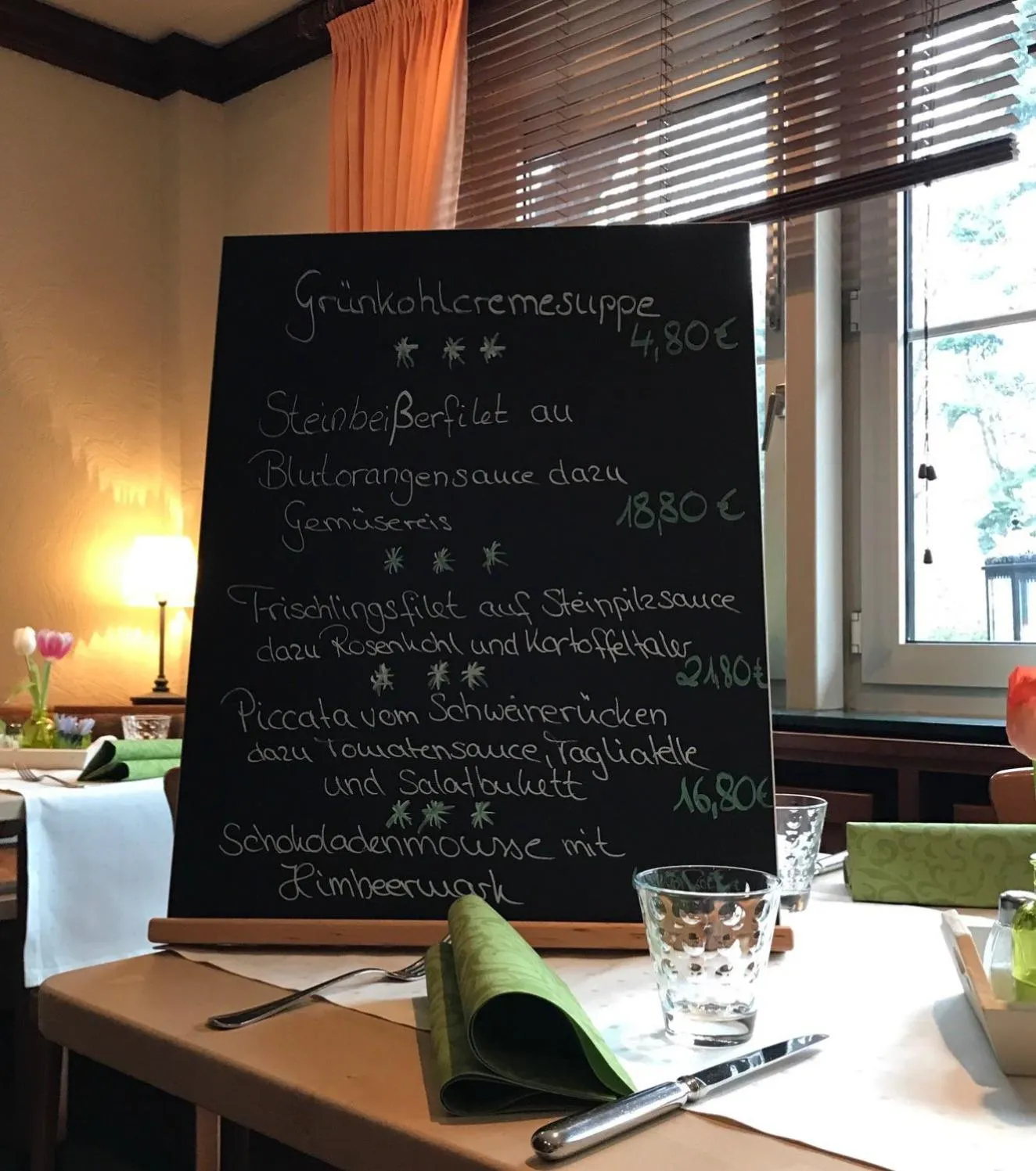 Restaurant/places to eat in Landhotel Vessens Hoff