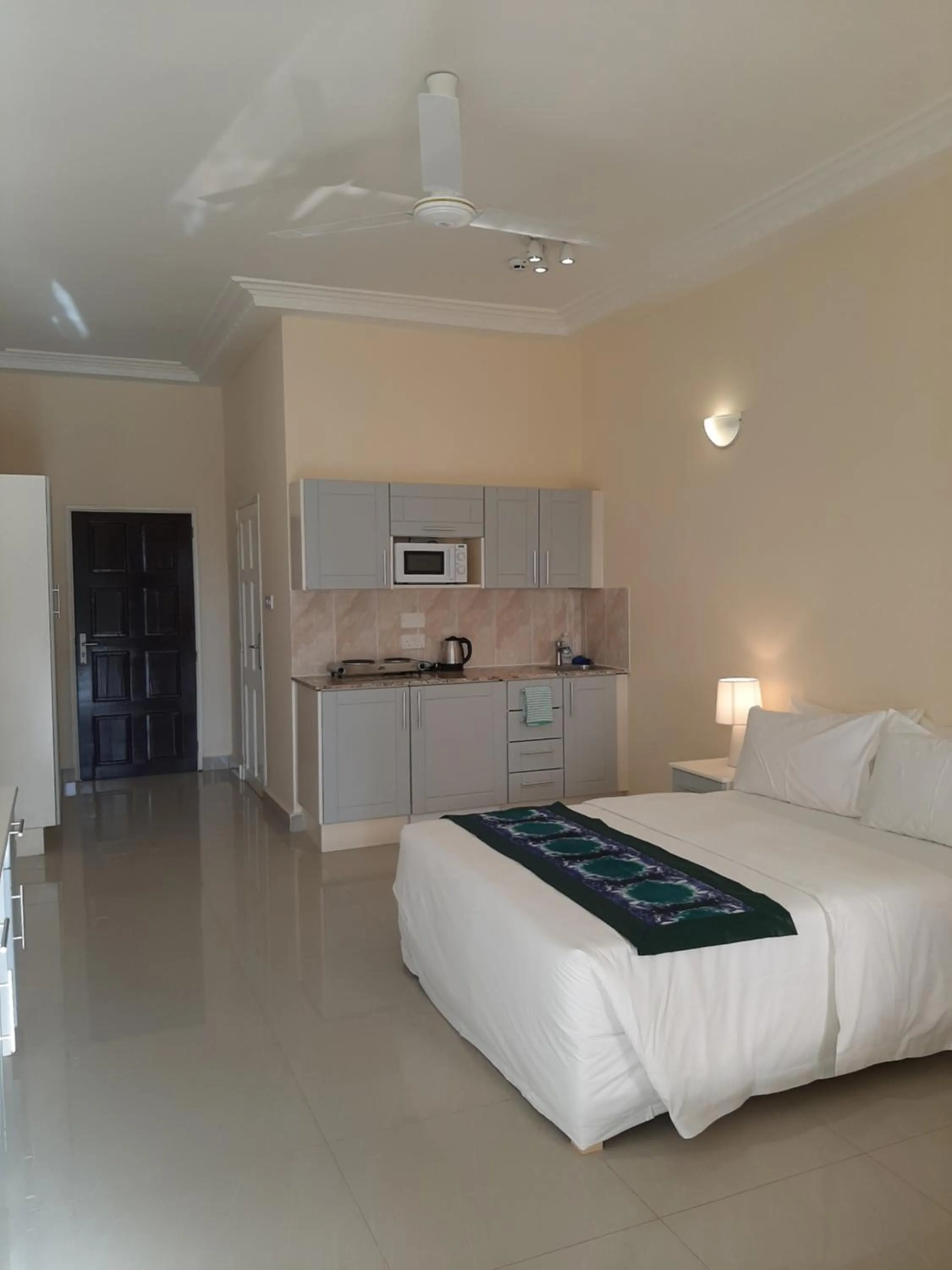 Bedroom, Bed in Kololi Beach Resort