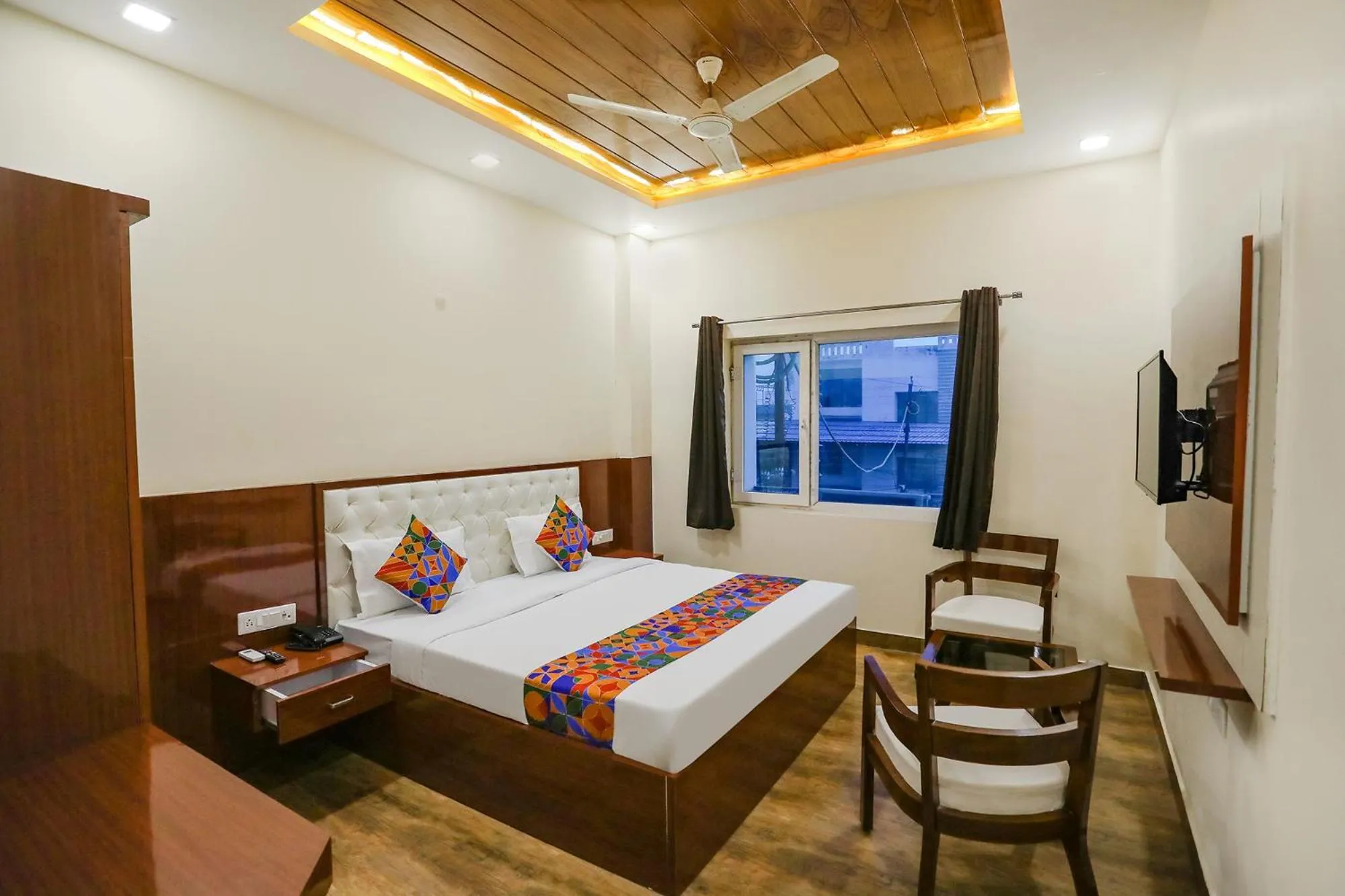 TV and multimedia, Bed in FabHotel Trijal Inn