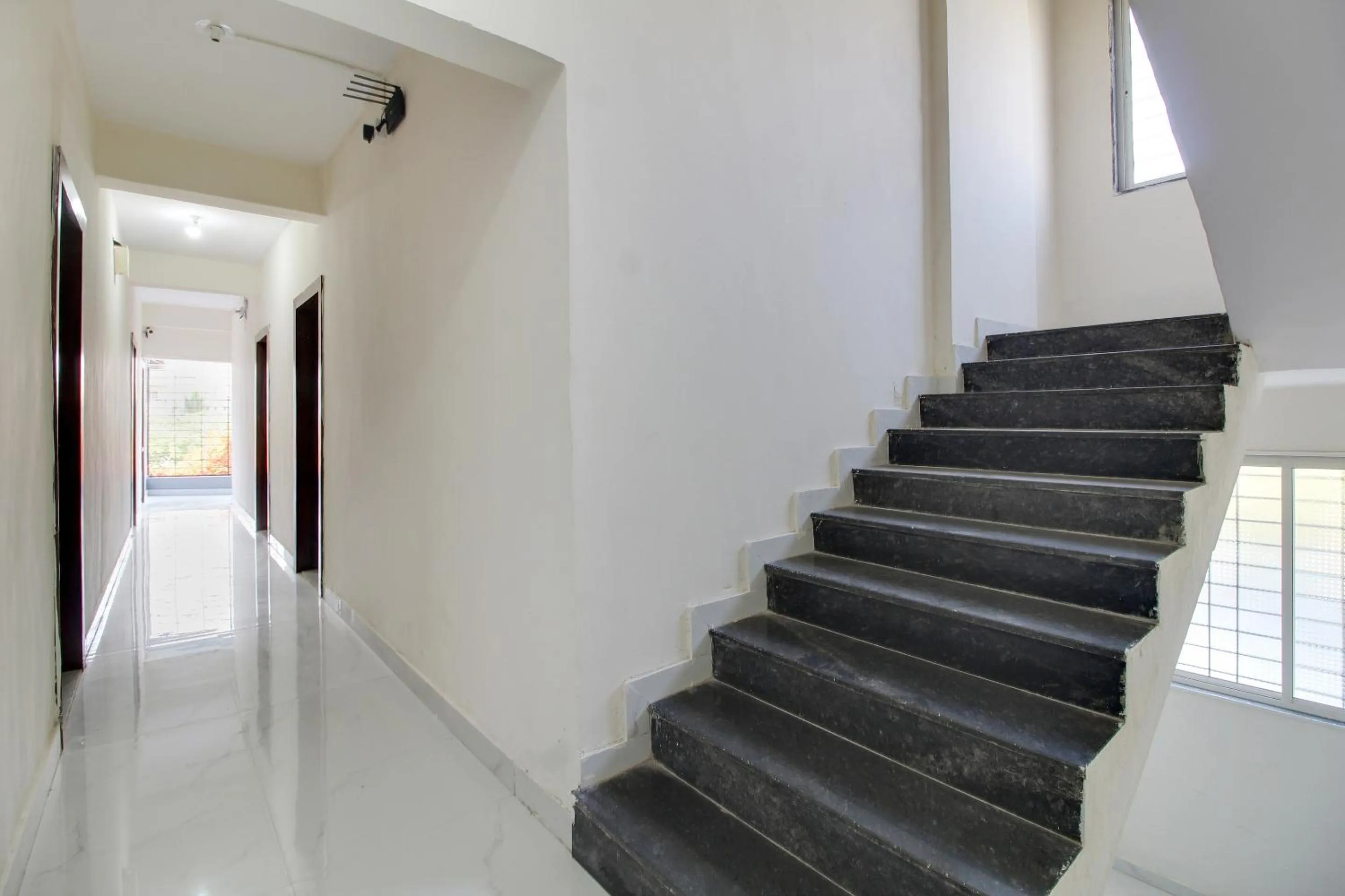 Lobby or reception in Hotel O Silver 9