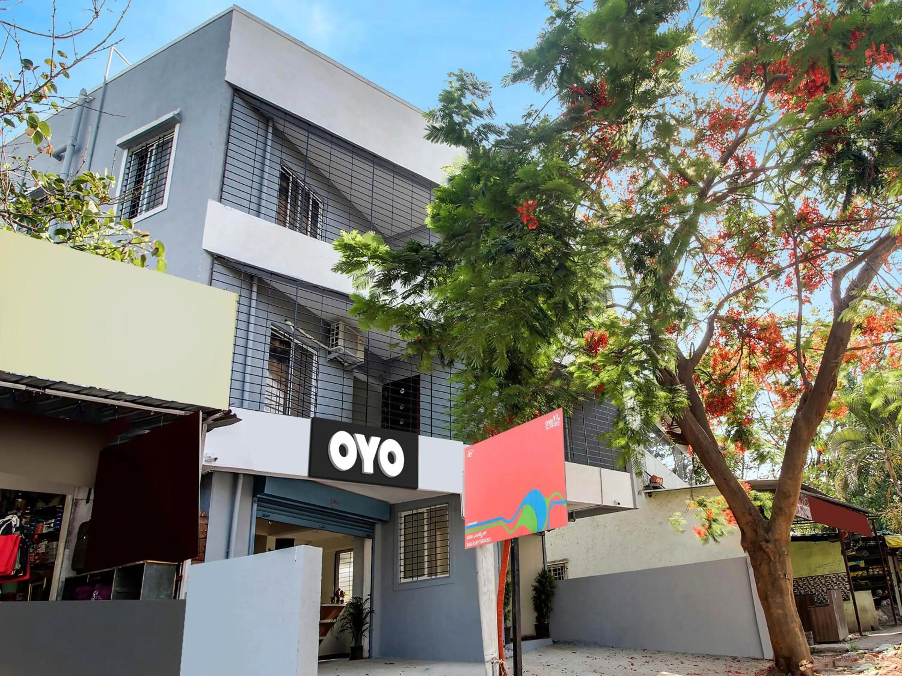 Facade/entrance in Hotel O Silver 9