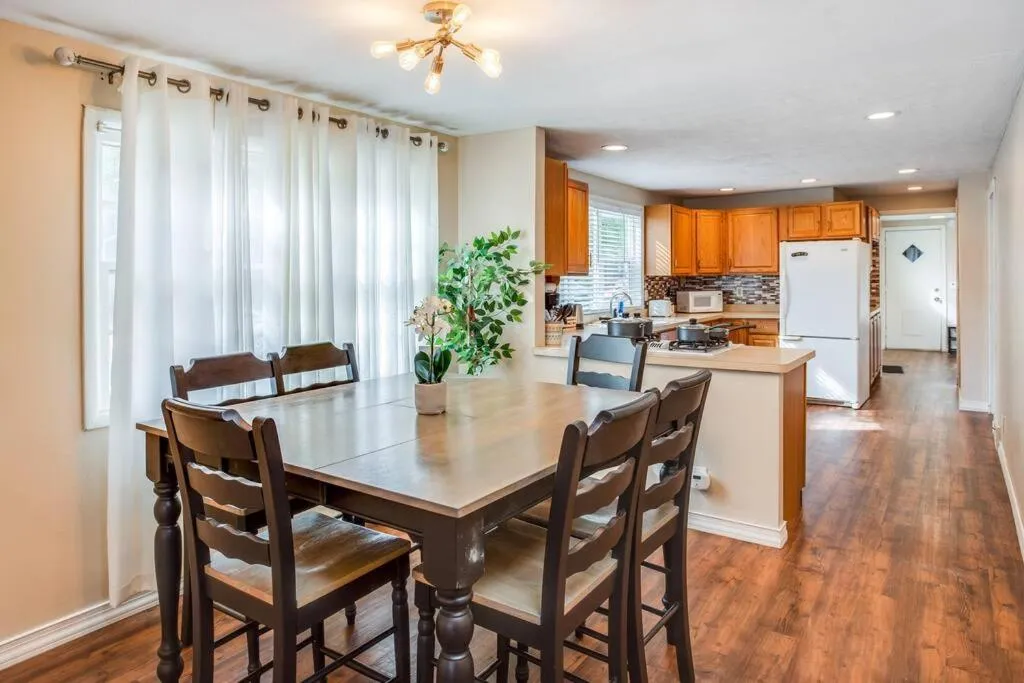 Centric Ranch in the South ave by Dwtn/UofR/Arpt