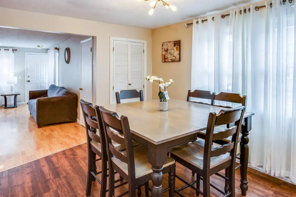 Centric Ranch in the South ave by Dwtn/UofR/Arpt