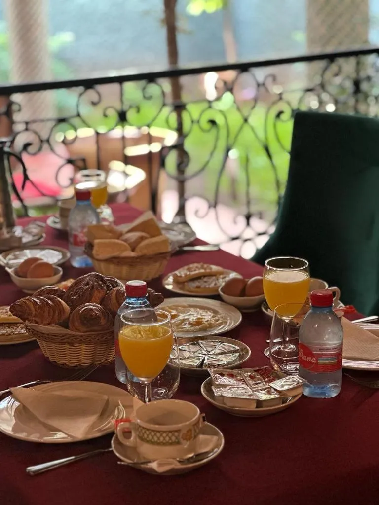 Restaurant/places to eat in Ourida Urban Hotel Rabat