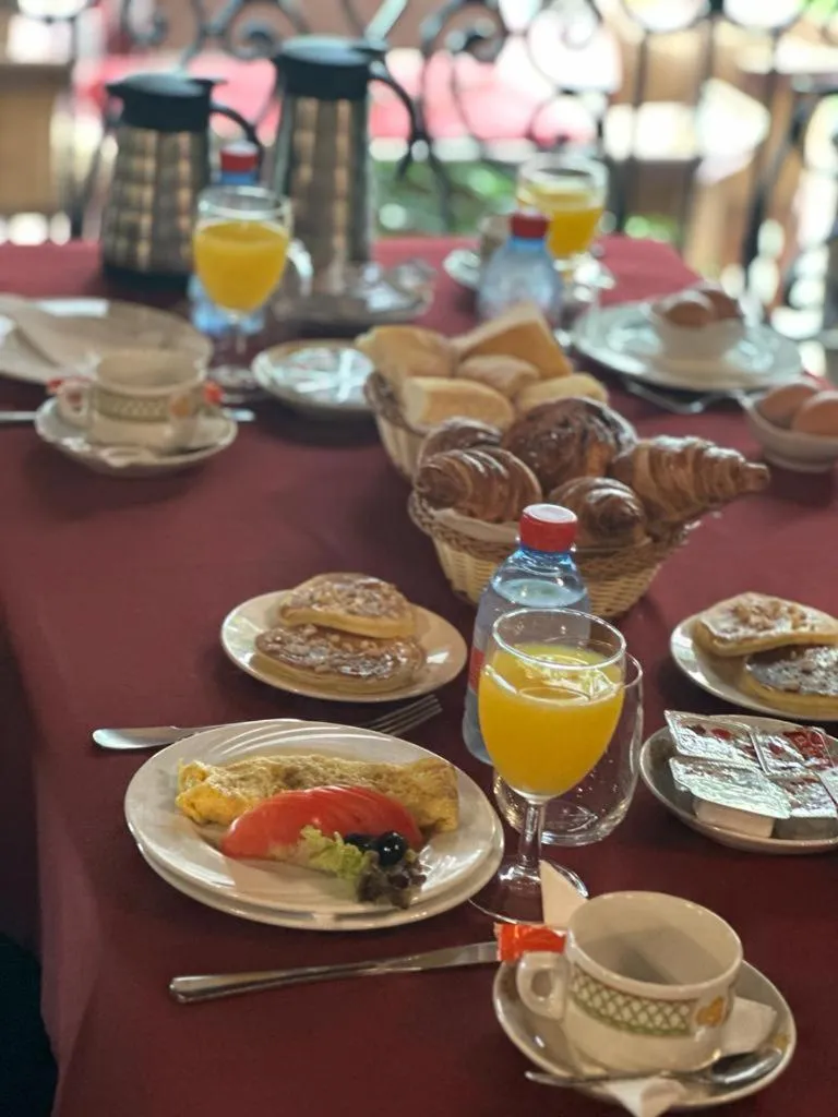 Restaurant/places to eat in Ourida Urban Hotel Rabat