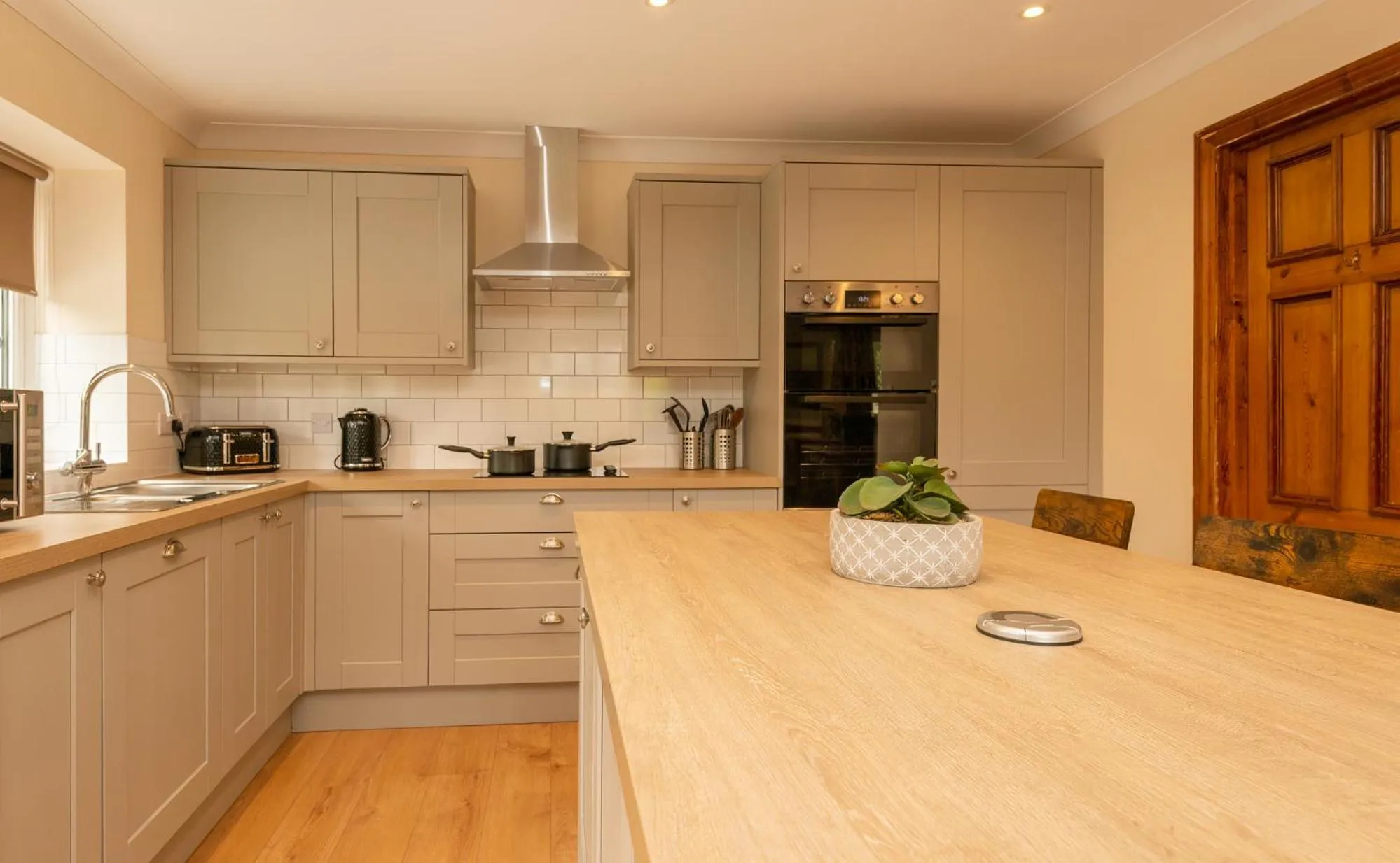 kitchen in Bridge Hotel Brandon