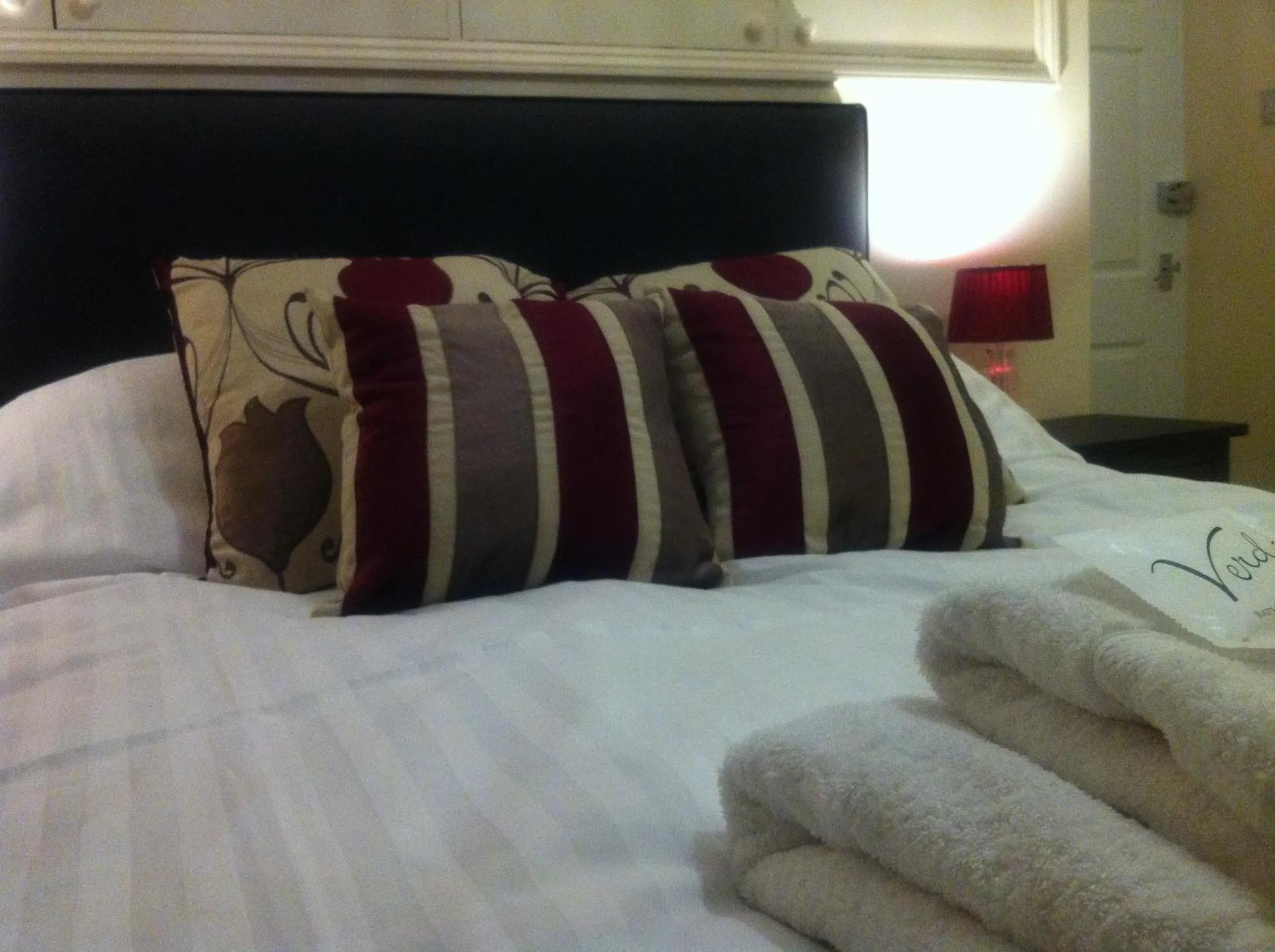 Decorative detail, Bed in Bridge Hotel Brandon