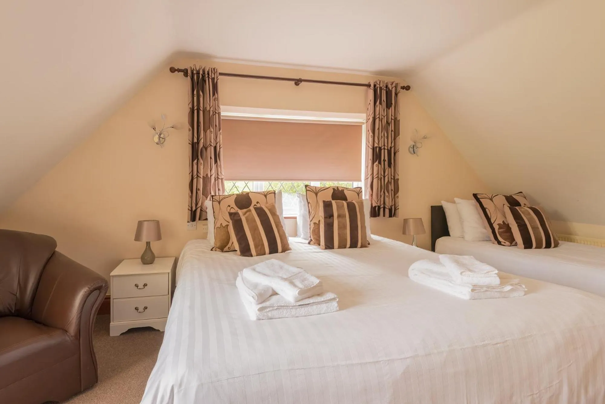 Bedroom, Bed in Bridge Hotel Brandon