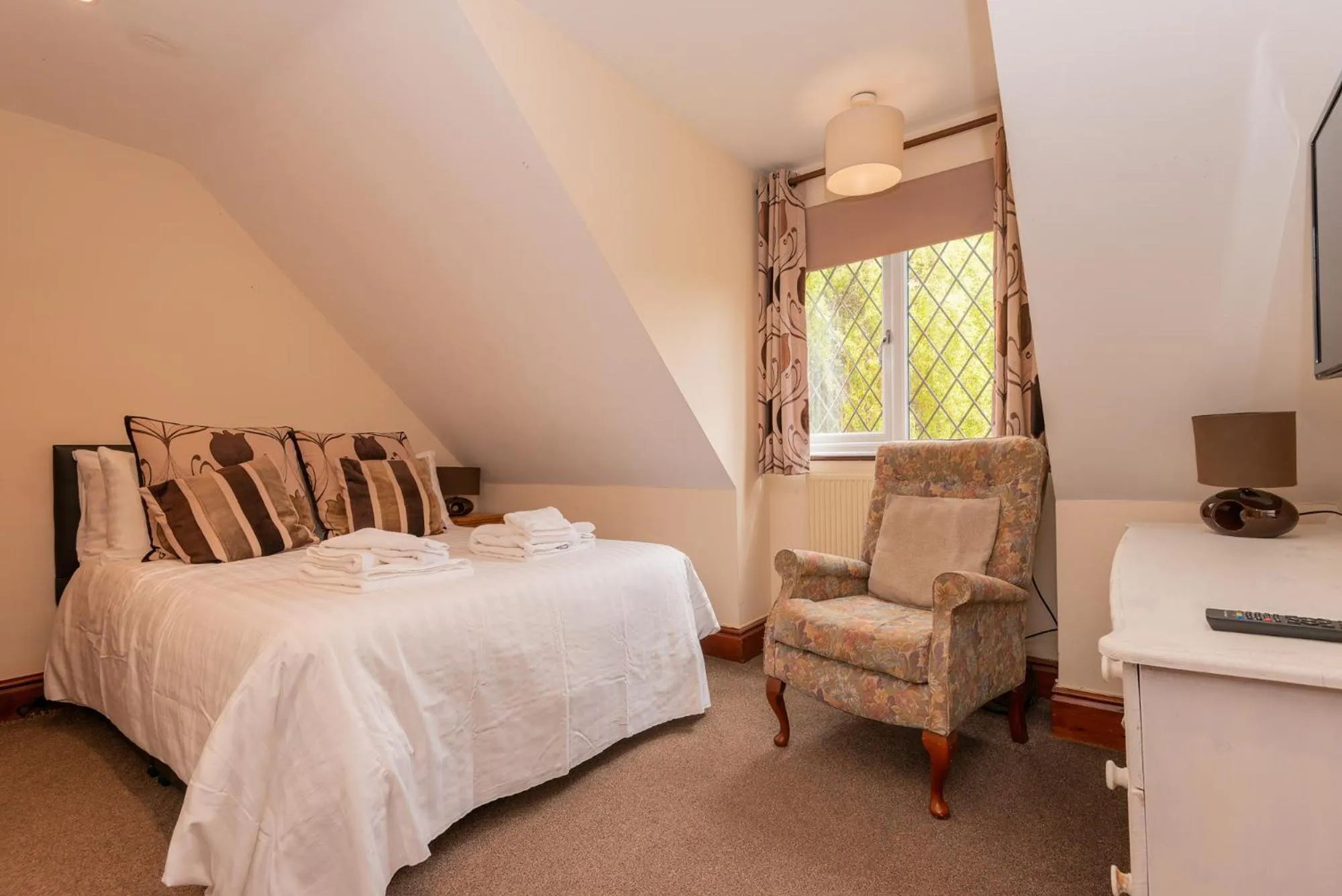 Bedroom, Bed in Bridge Hotel Brandon