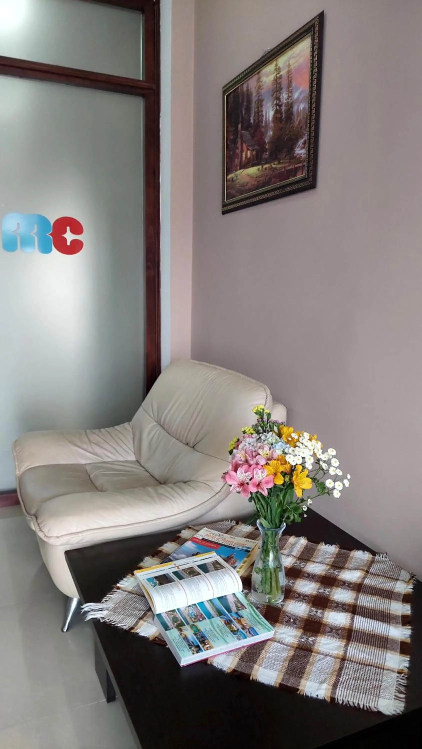 locker, Bed in Hotel Max Comfort