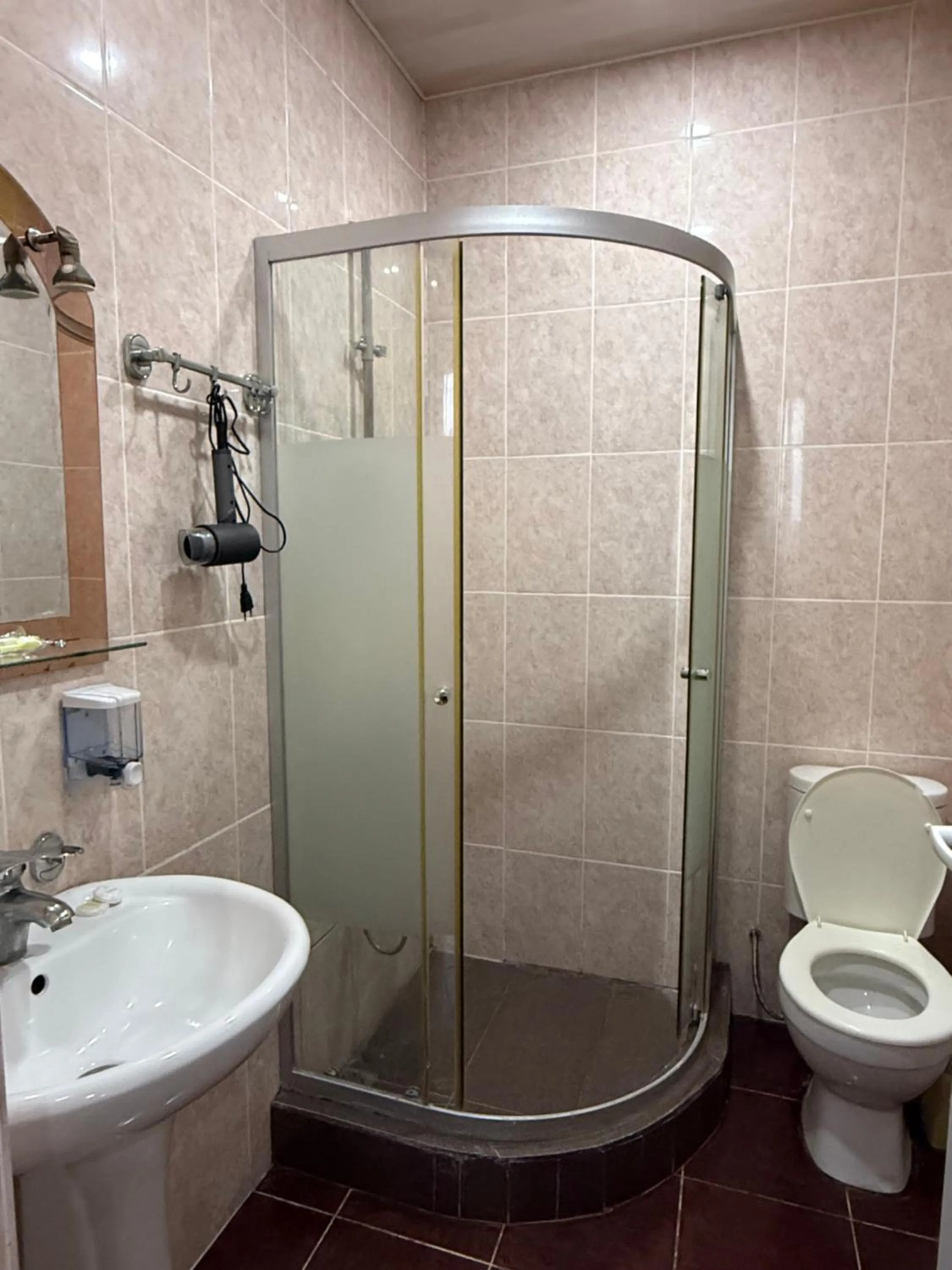 Bathroom in Hotel Max Comfort