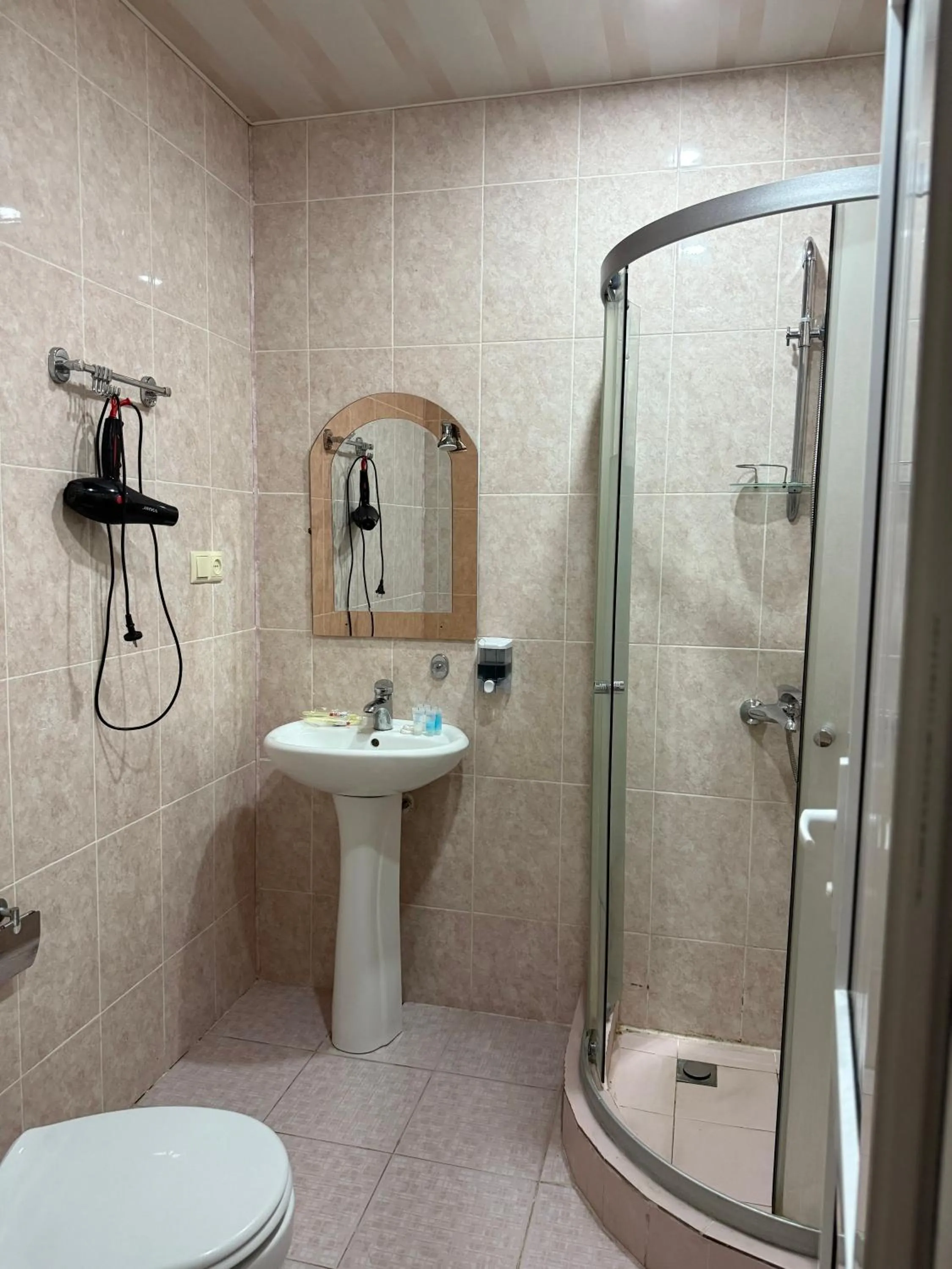 Bathroom in Hotel Max Comfort