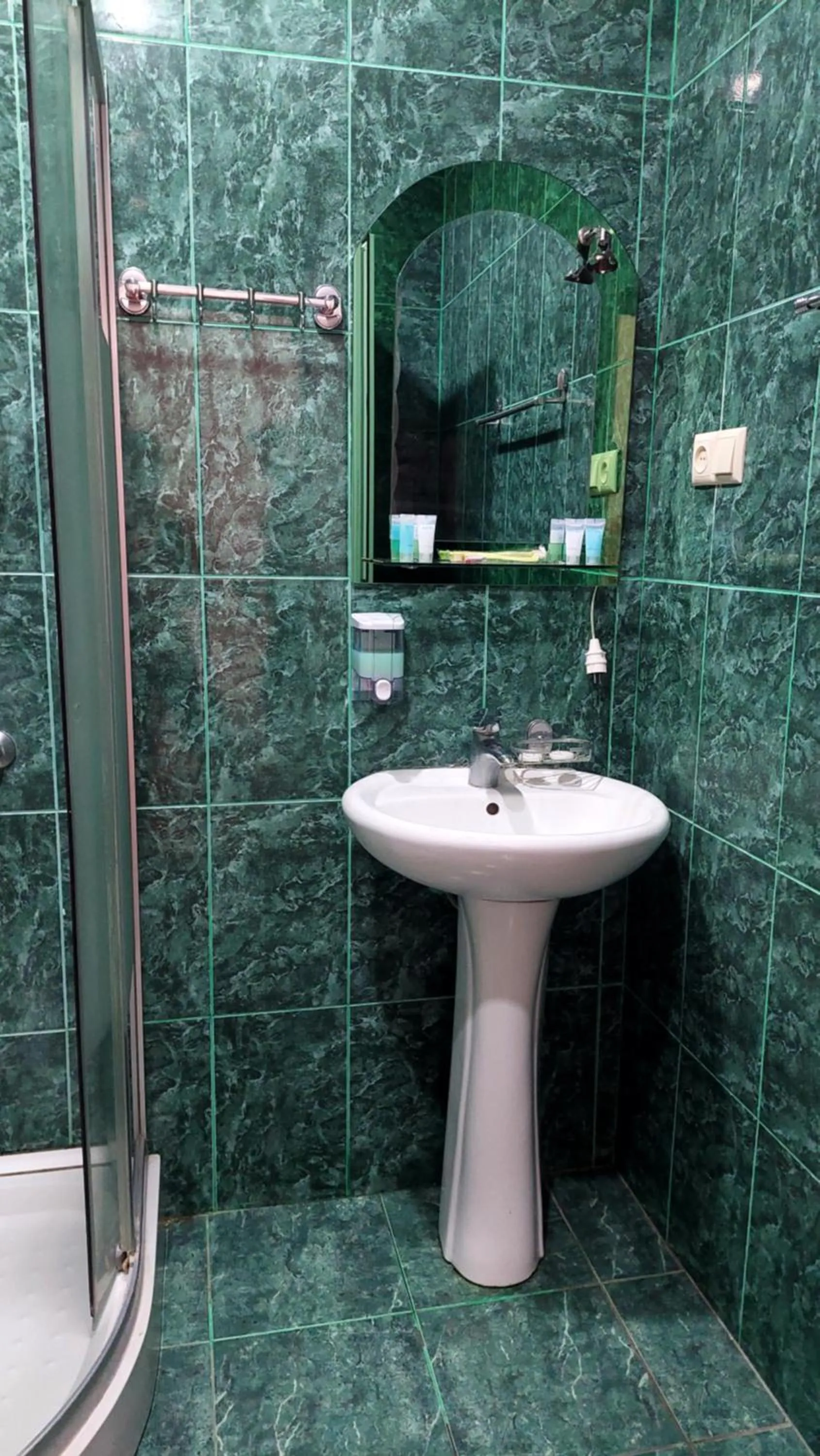 Bathroom in Hotel Max Comfort