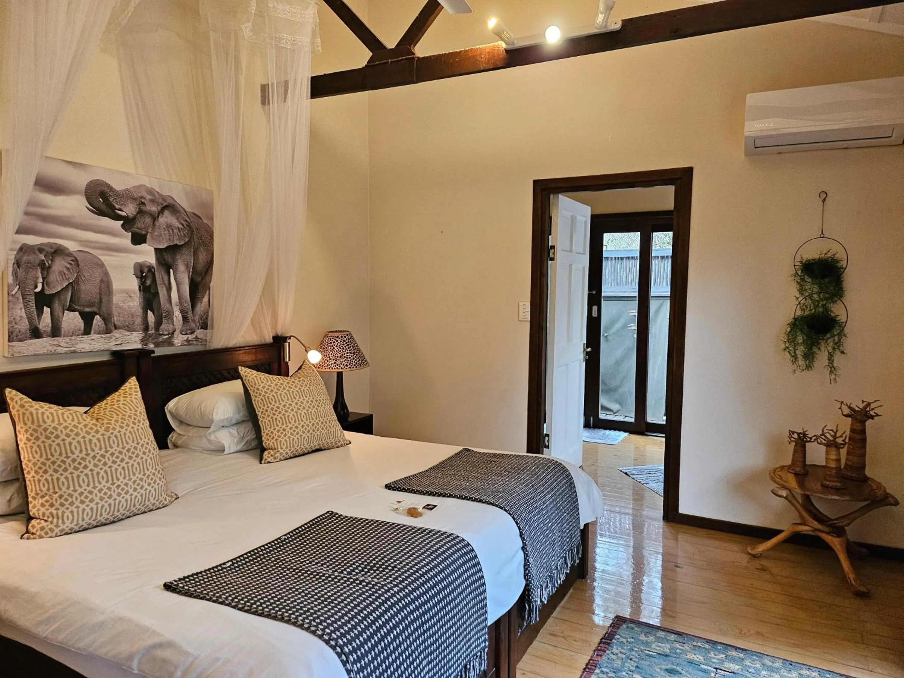 Bedroom, Bed in Thornwood