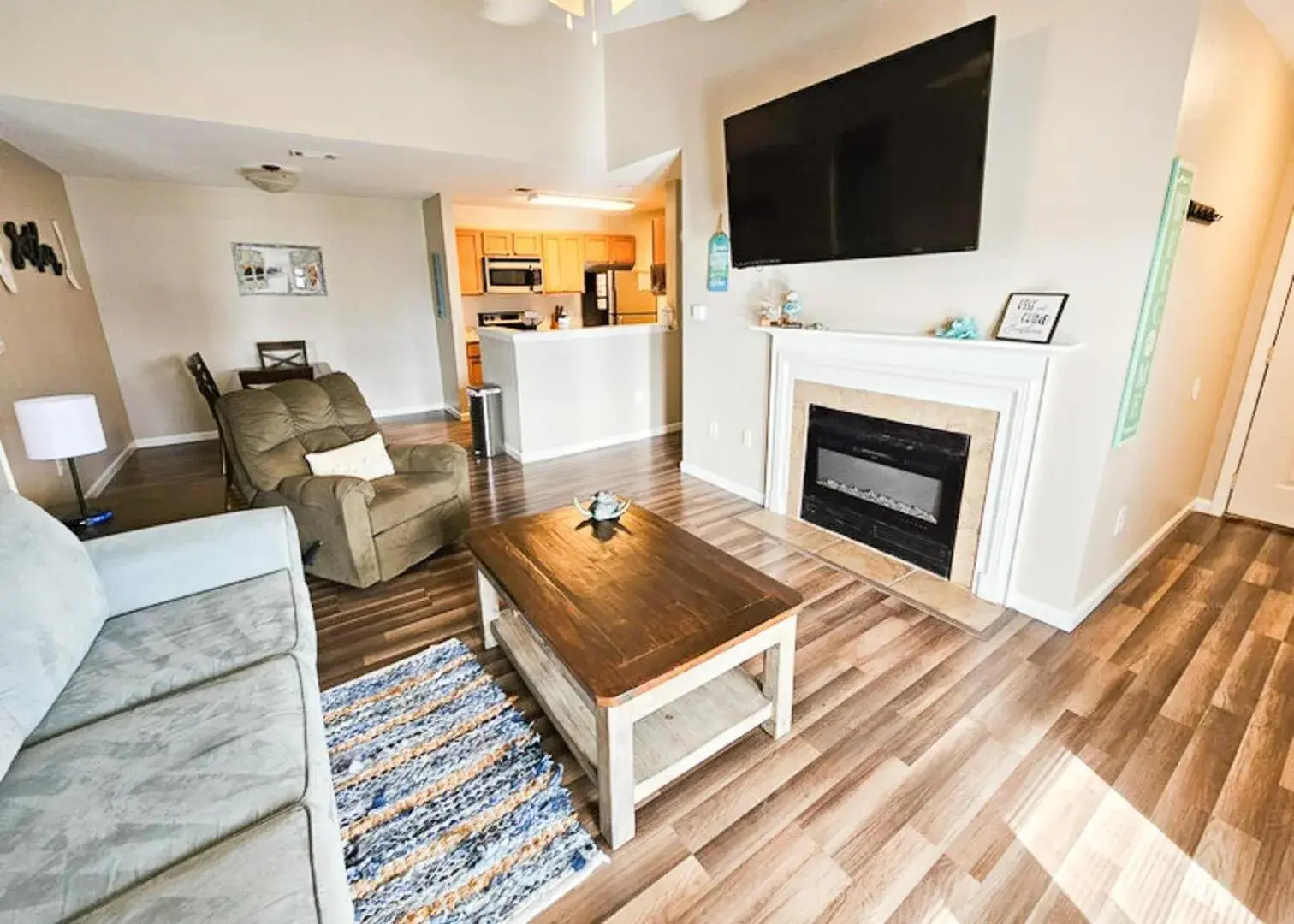 2br/2ba Full Condo w/ Pool & Gym, Sleeps 6 2br/2ba Full Condo w/ Pool & Gym, Sleeps 6