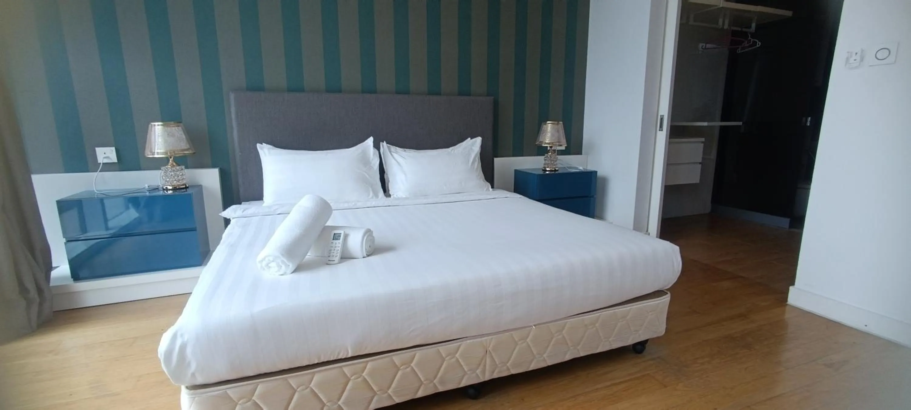 Photo of the whole room, Bed in Sidemen Suites at Platinum KLCC