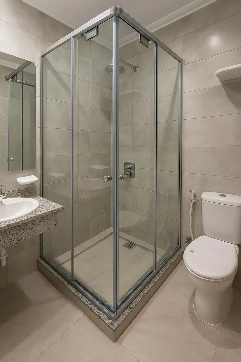 Miramar Evergreen Hotel