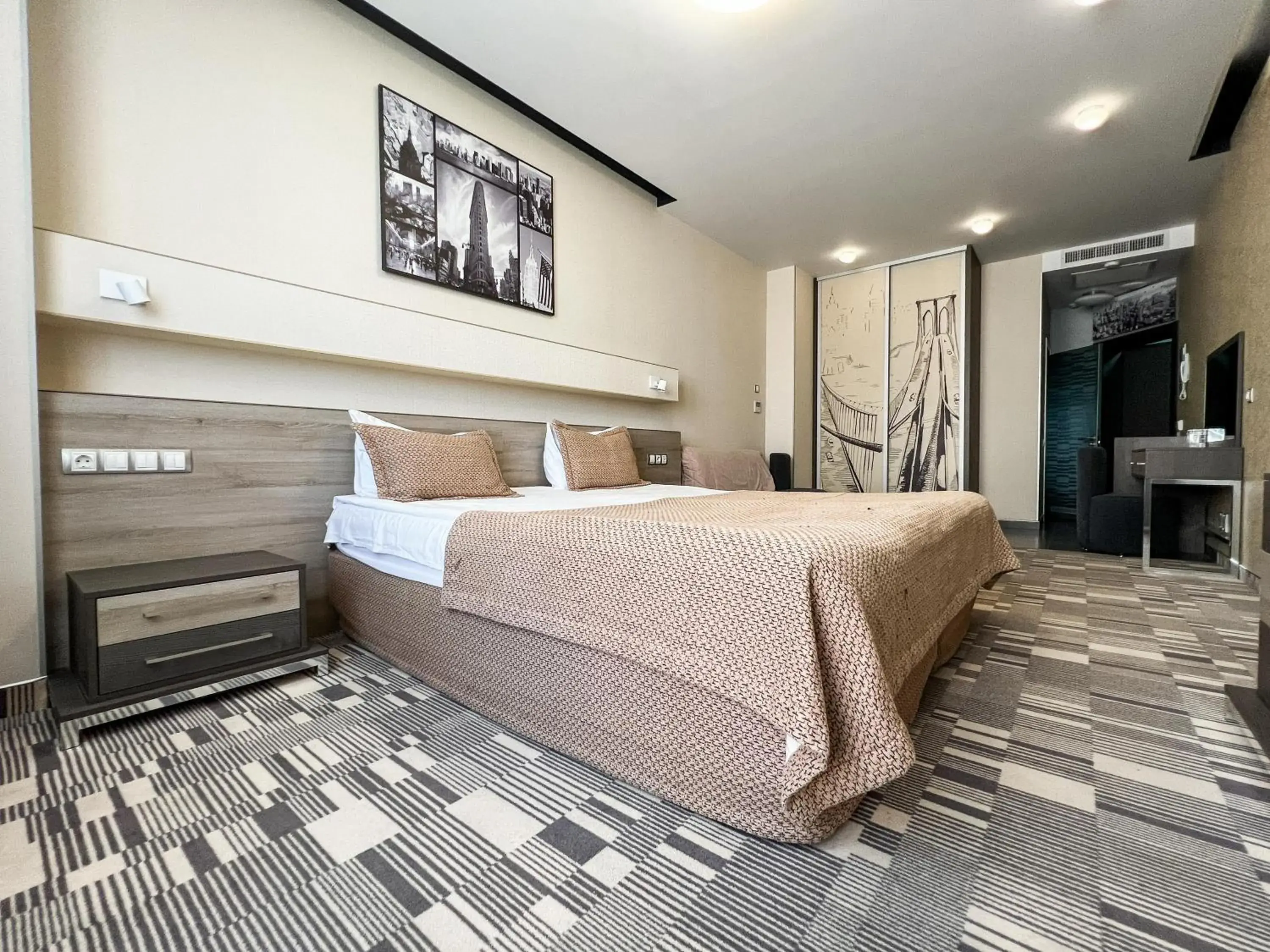 Double Room - single occupancy in 12th Floor Apartments Double Room - single occupancy in 12th Floor Apartments