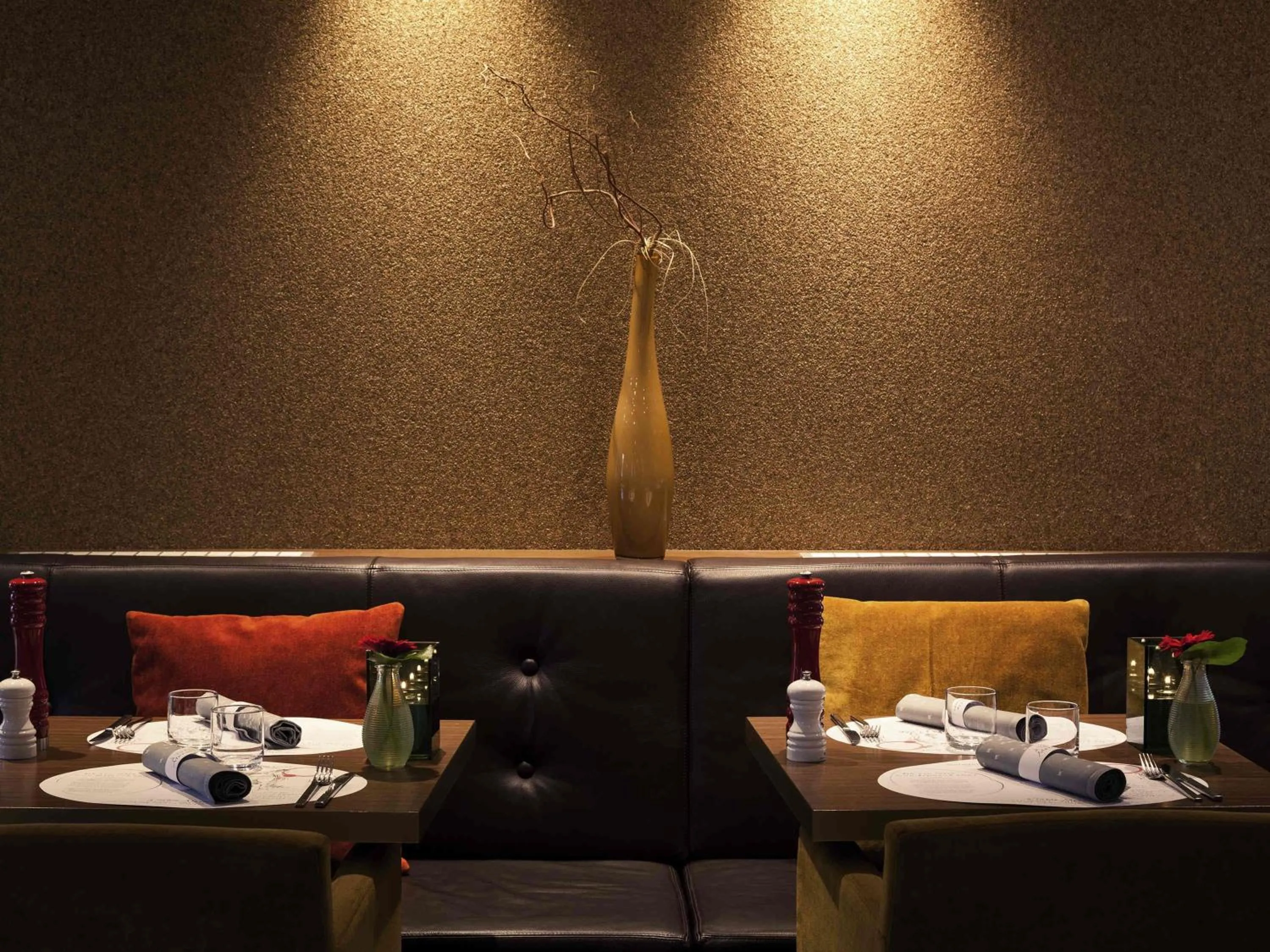 Restaurant/places to eat in Mercure Hotel Groningen Martiniplaza