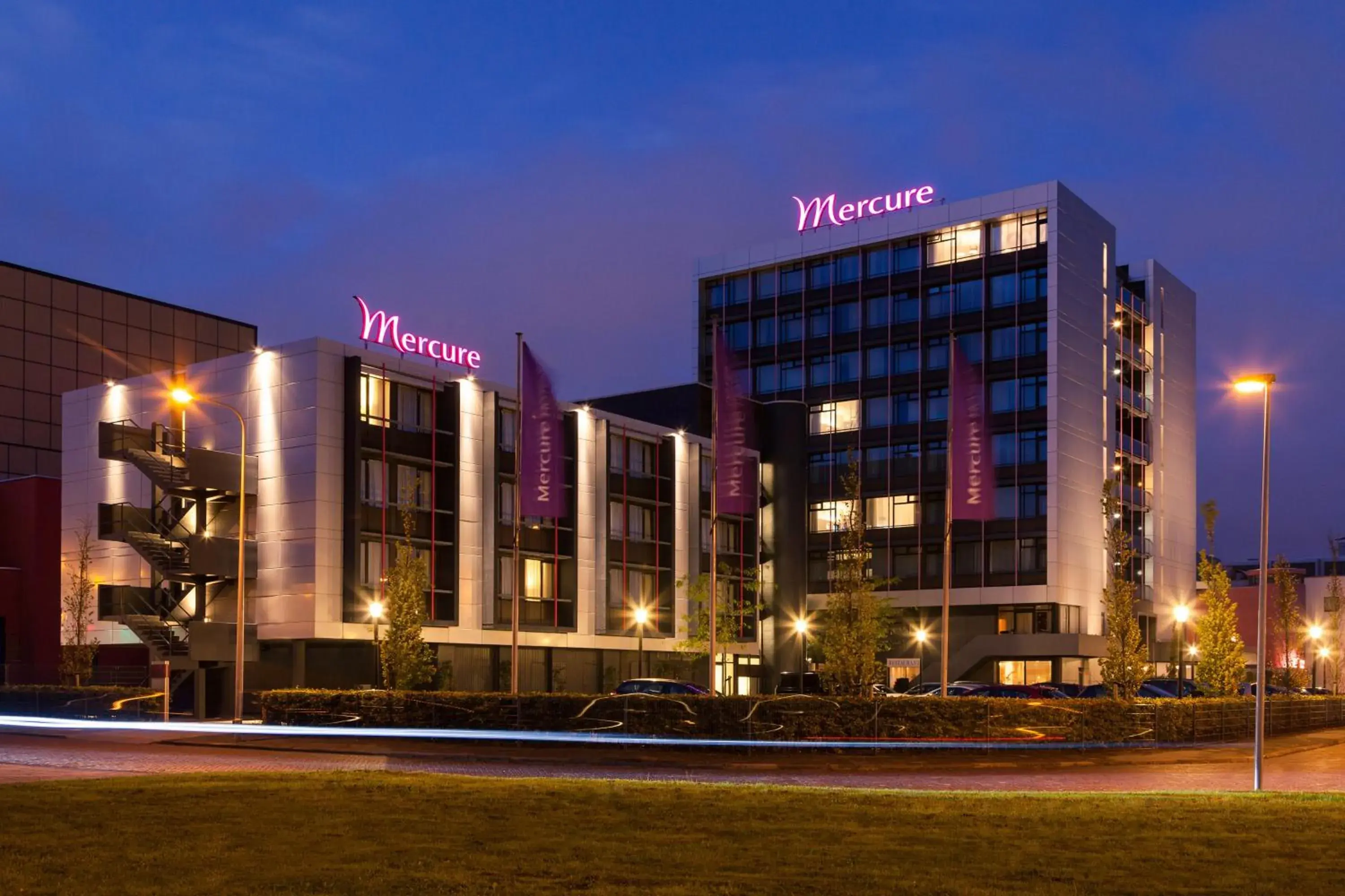 Property building in Mercure Hotel Groningen Martiniplaza Property building in Mercure Hotel Groningen Martiniplaza