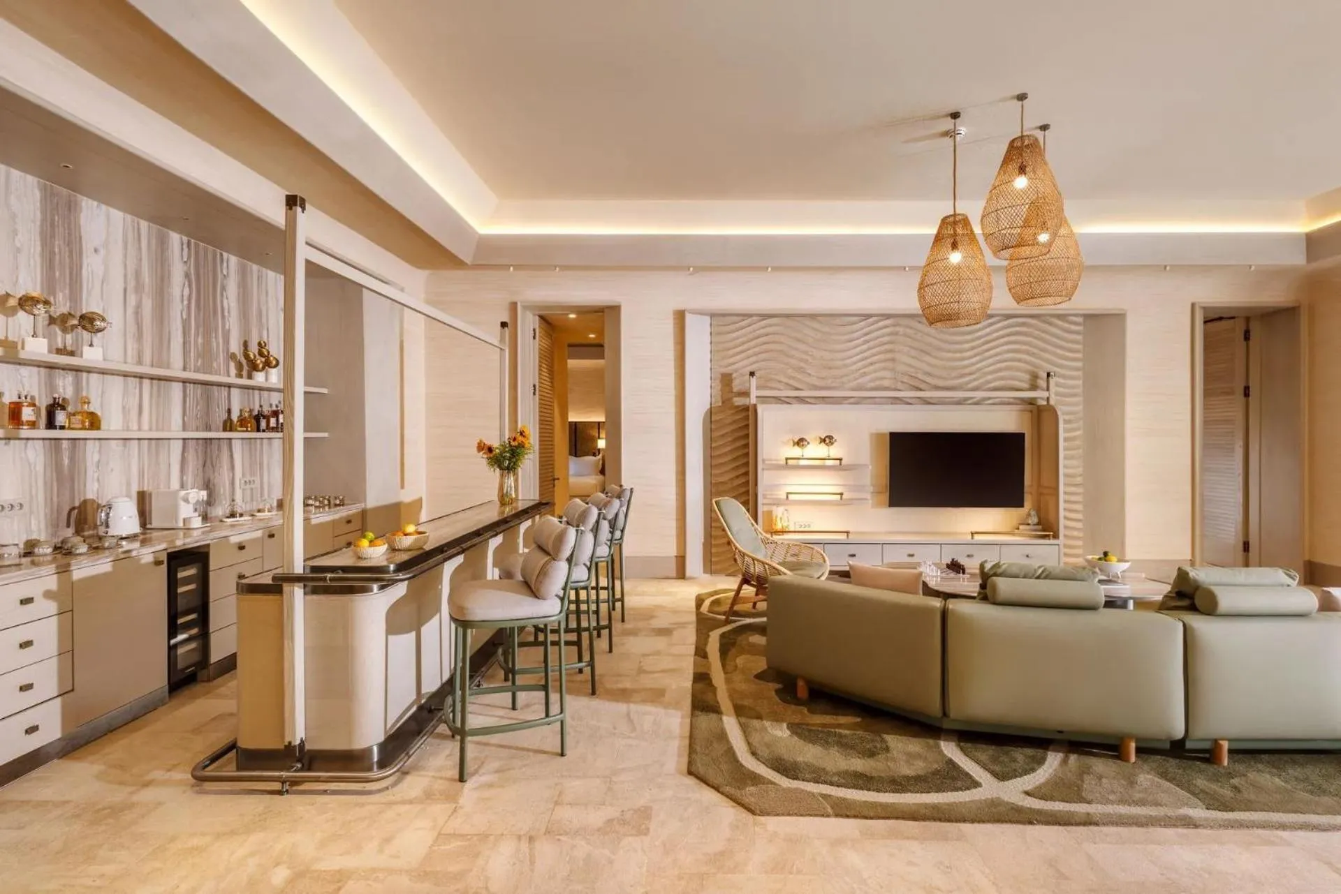 Communal lounge/ TV room in BIJAL