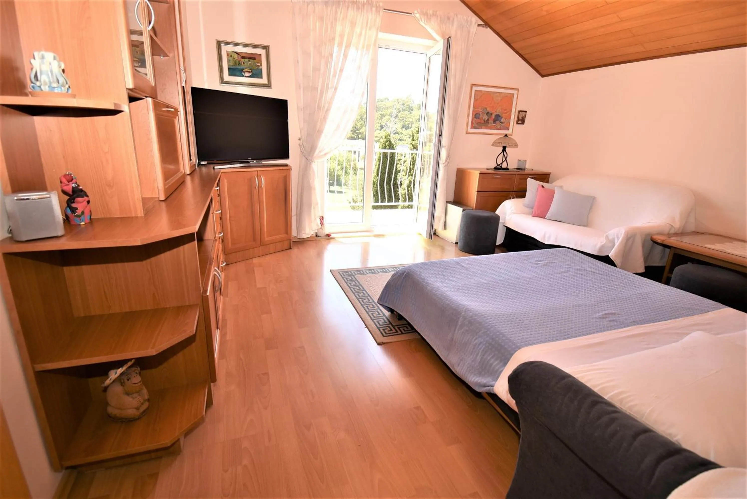 Photo of the whole room, Bed in Guest House Kanjuo