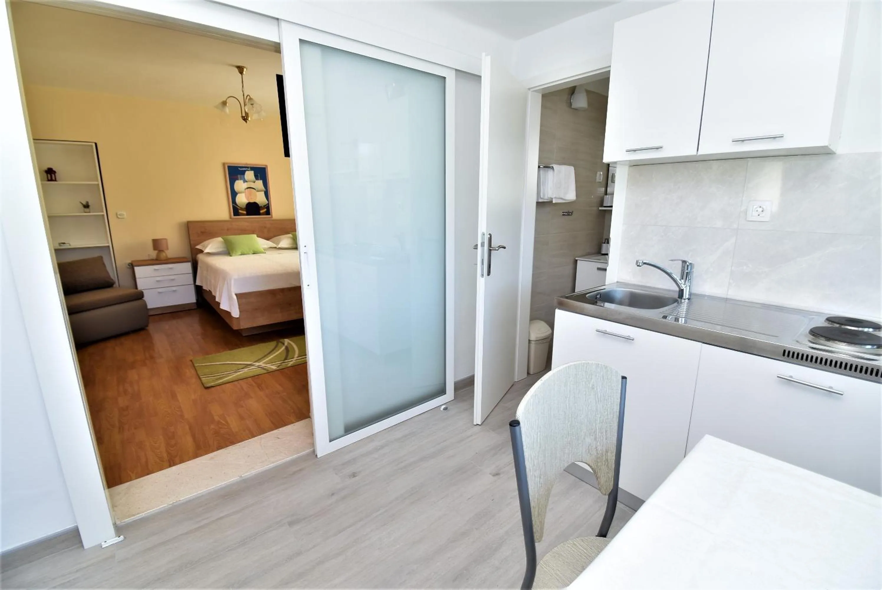Kitchen or kitchenette, Bed in Guest House Kanjuo