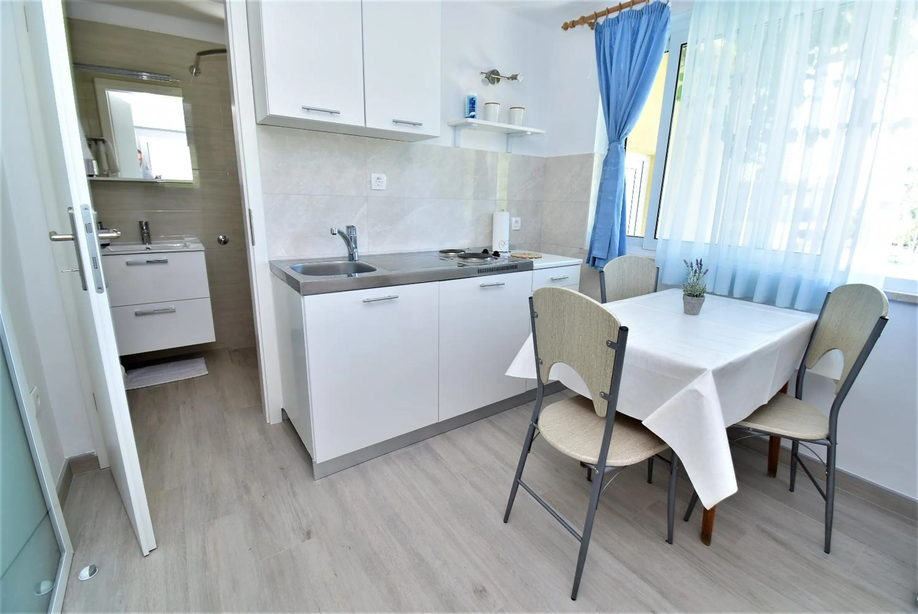 Kitchen or kitchenette in Guest House Kanjuo