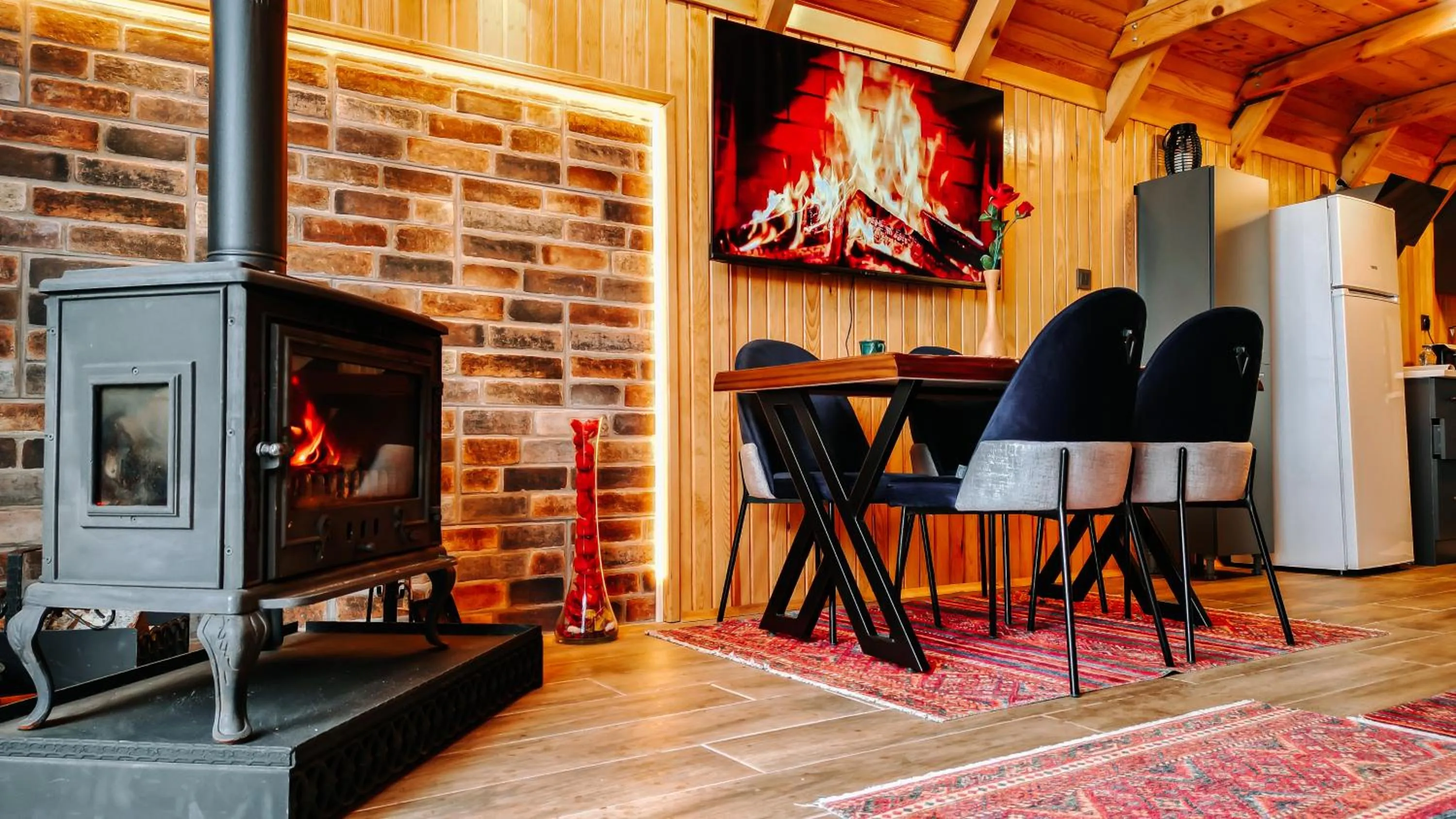 TV and multimedia in Aurora Suit Bungalov