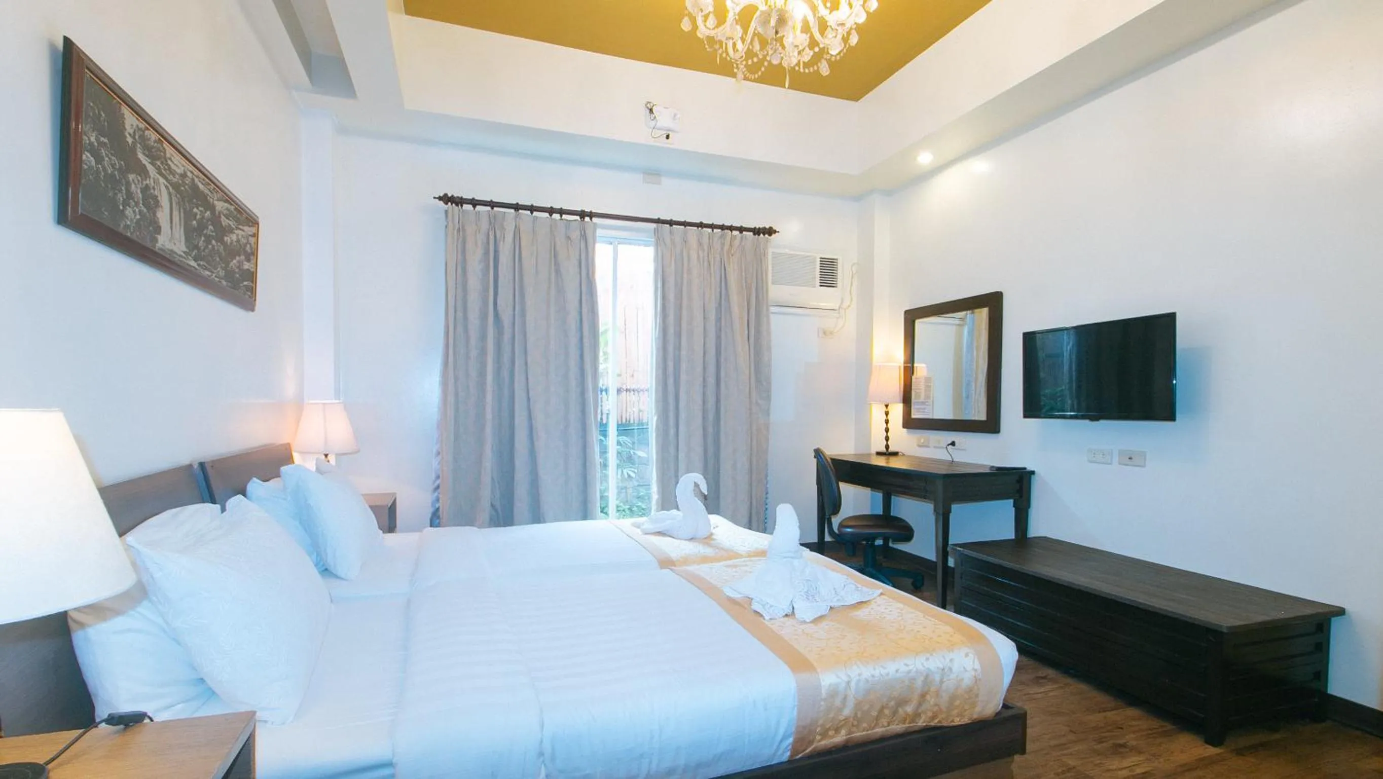 Bed in RedDoorz Premium at Anisabel Suites Davao City