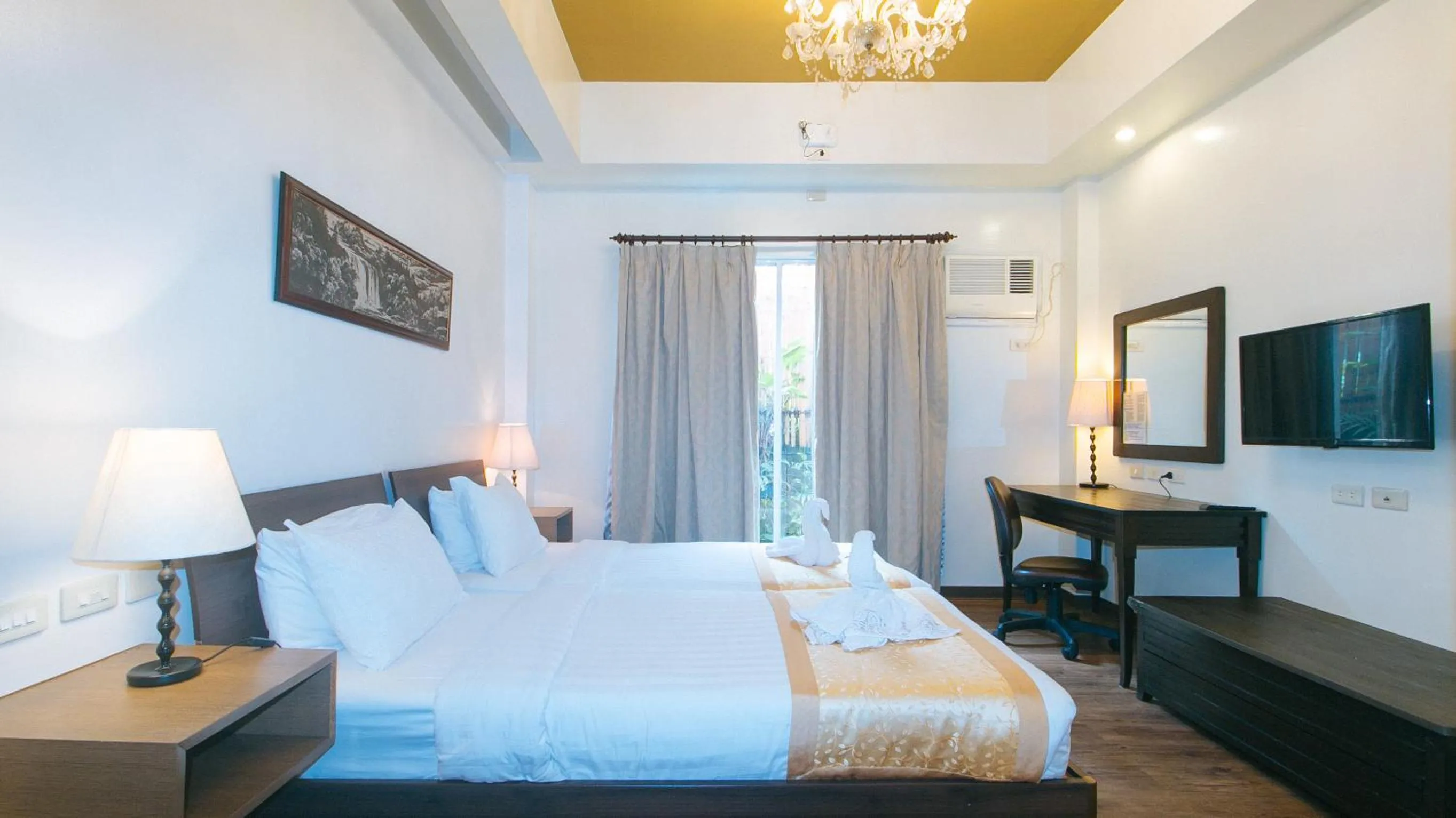 Bed in RedDoorz Premium at Anisabel Suites Davao City