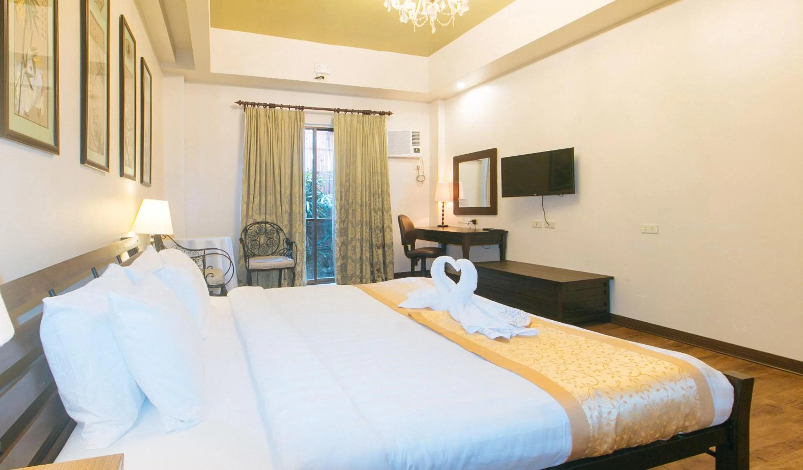 Bed in RedDoorz Premium at Anisabel Suites Davao City