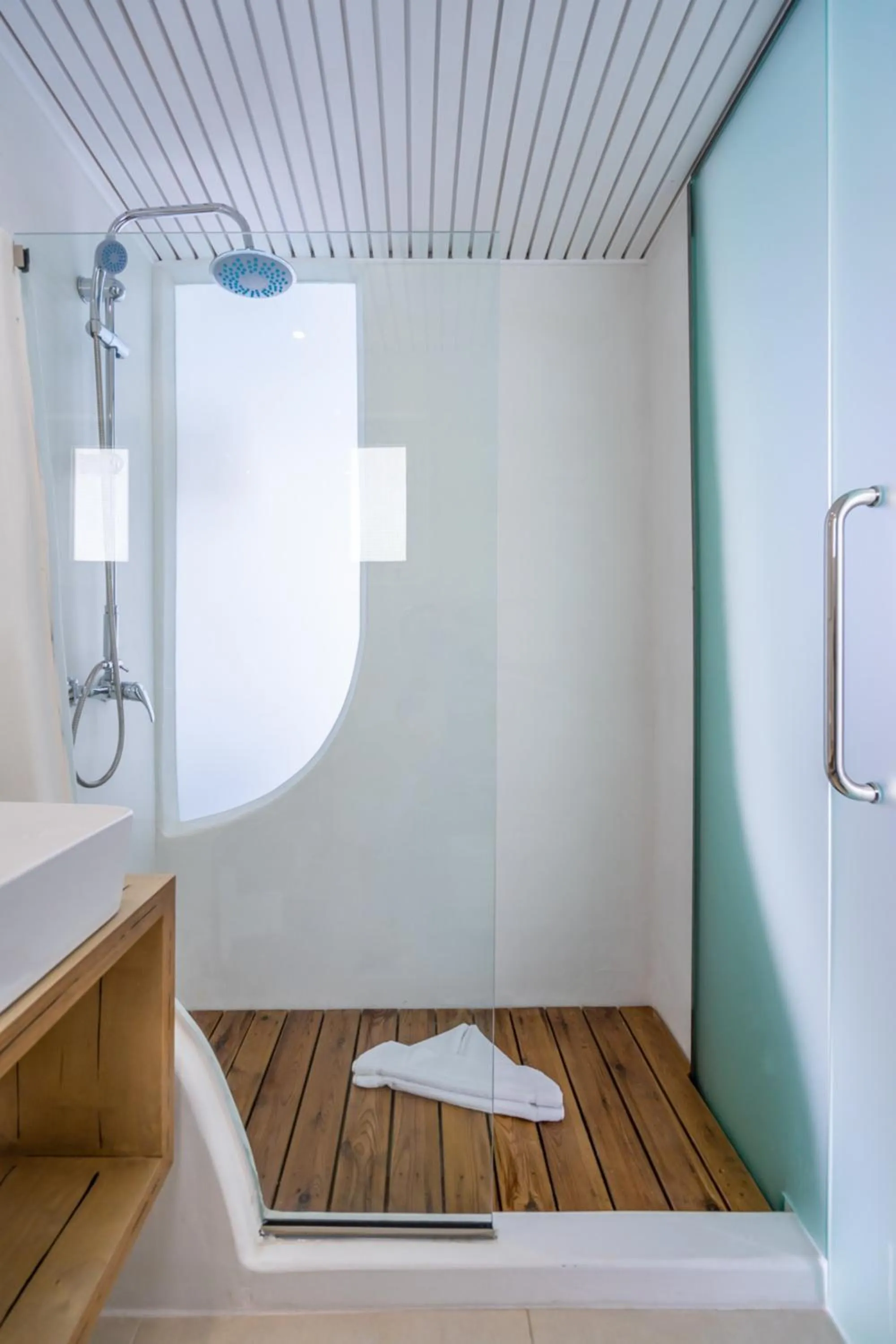 Shower in Aloe Hotel - Adults Only