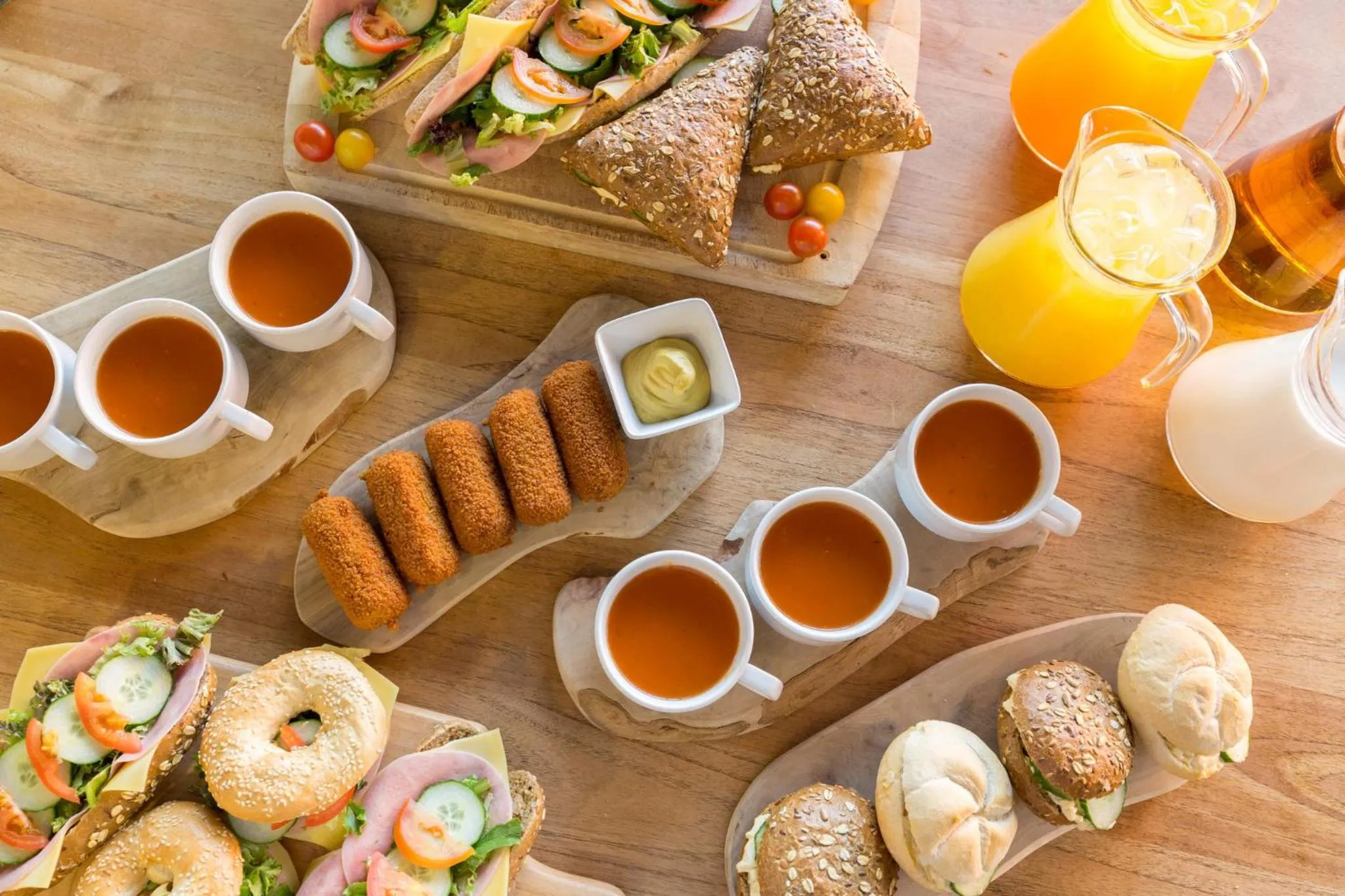 Lounge or bar in Leonardo Hotel Lelystad City Center