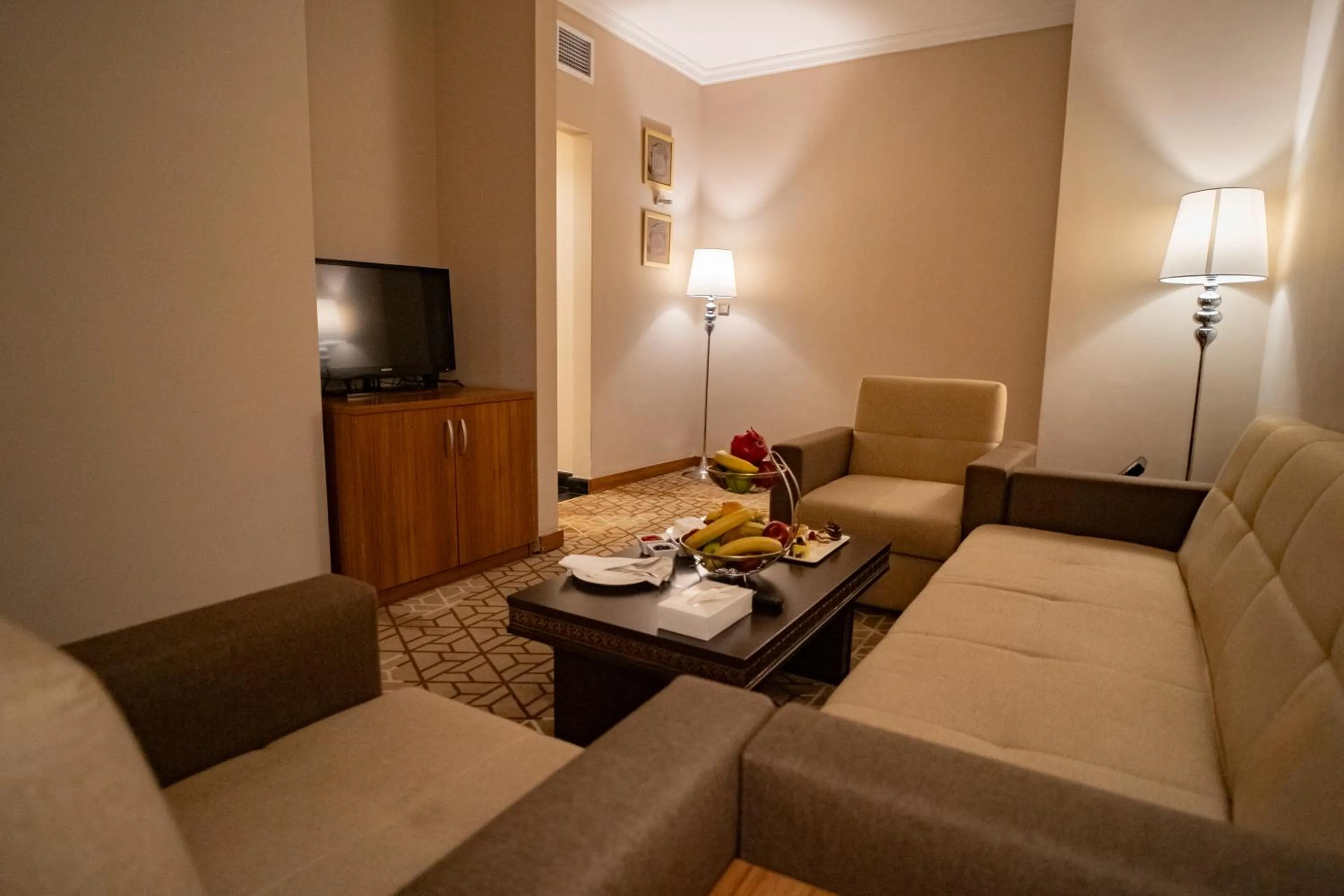 Seating area in Emaar Al Mektan Hotel