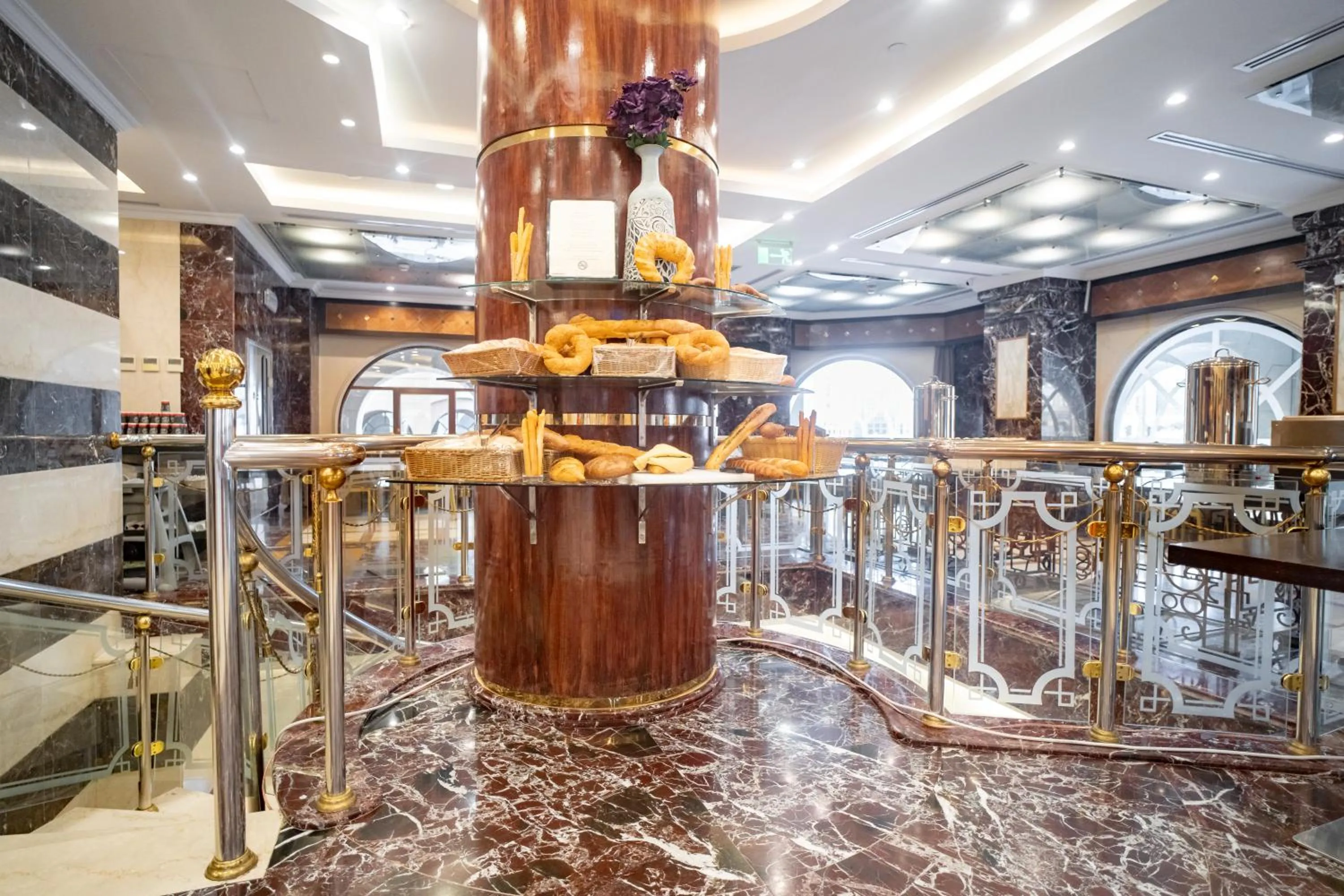 Restaurant/places to eat in Emaar Al Mektan Hotel