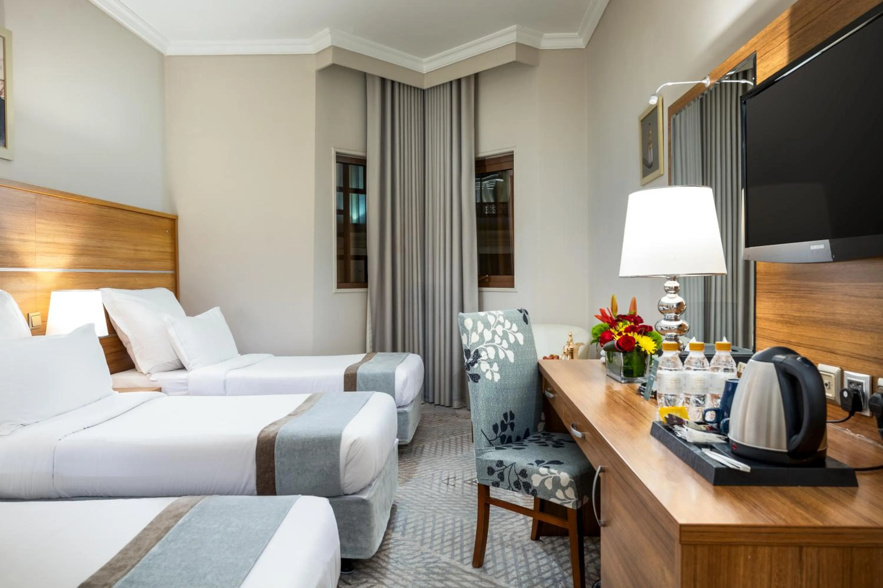 Bedroom, Bed in Emaar Al Mektan Hotel