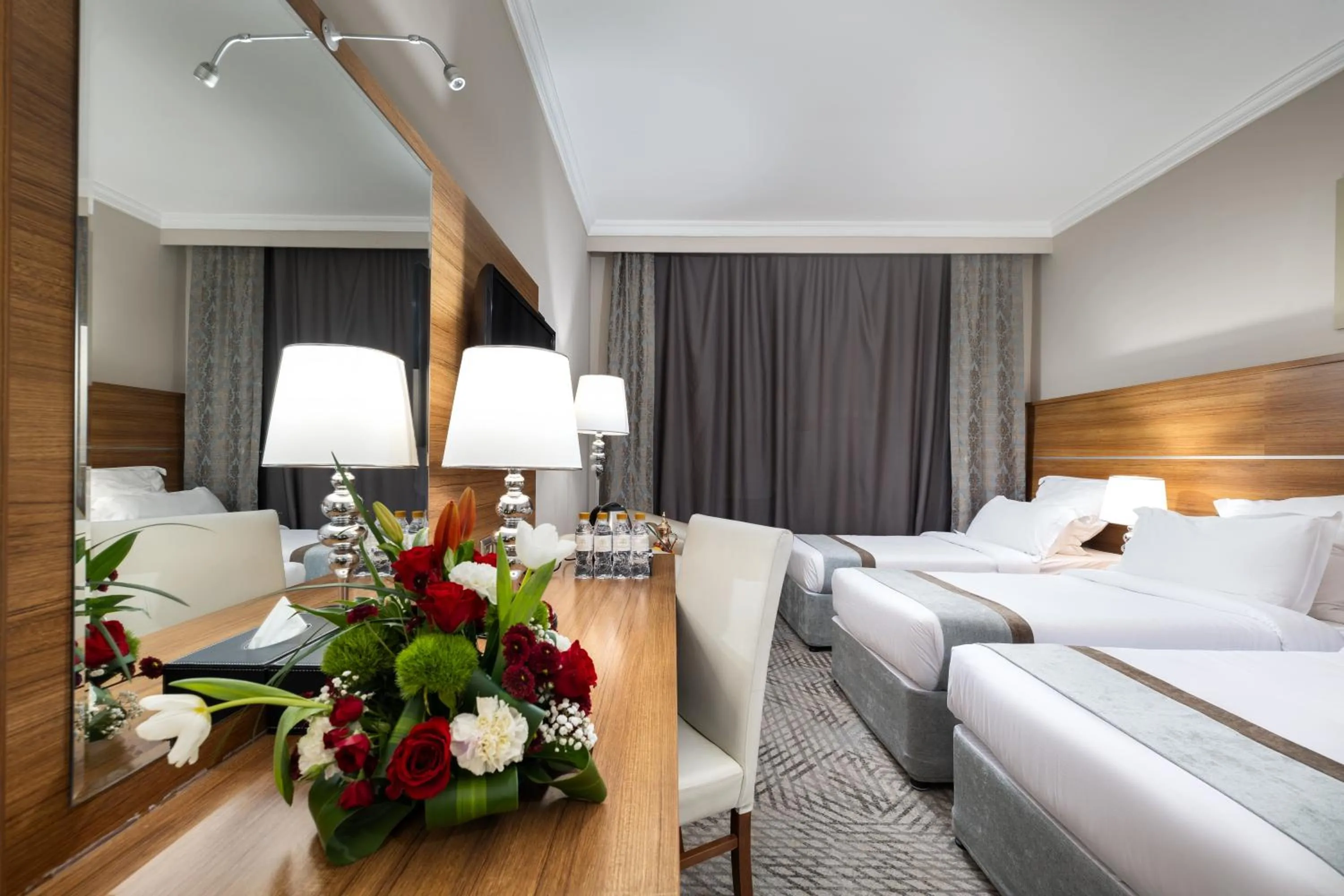 Bedroom, Bed in Emaar Al Mektan Hotel