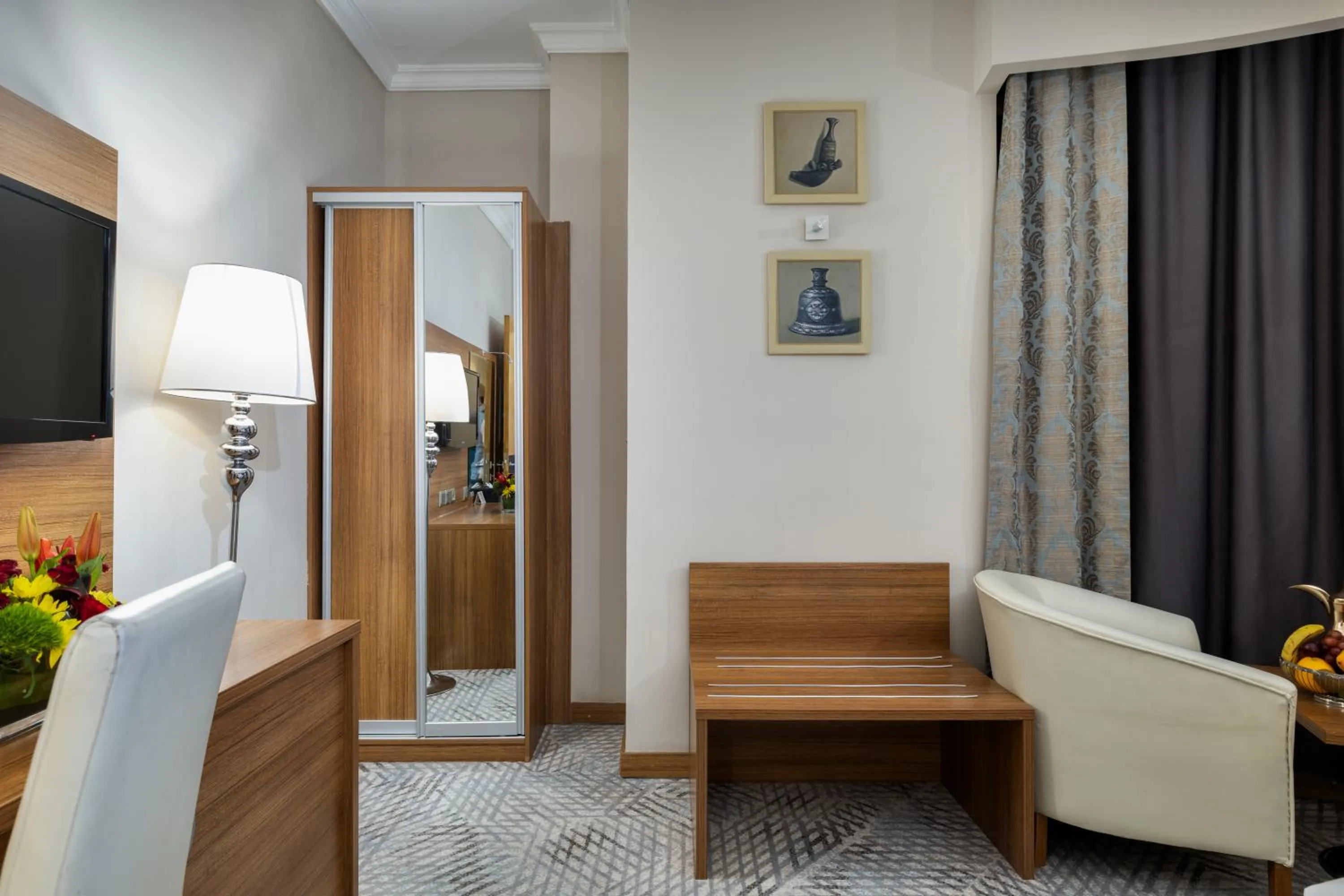 TV and multimedia in Emaar Al Mektan Hotel