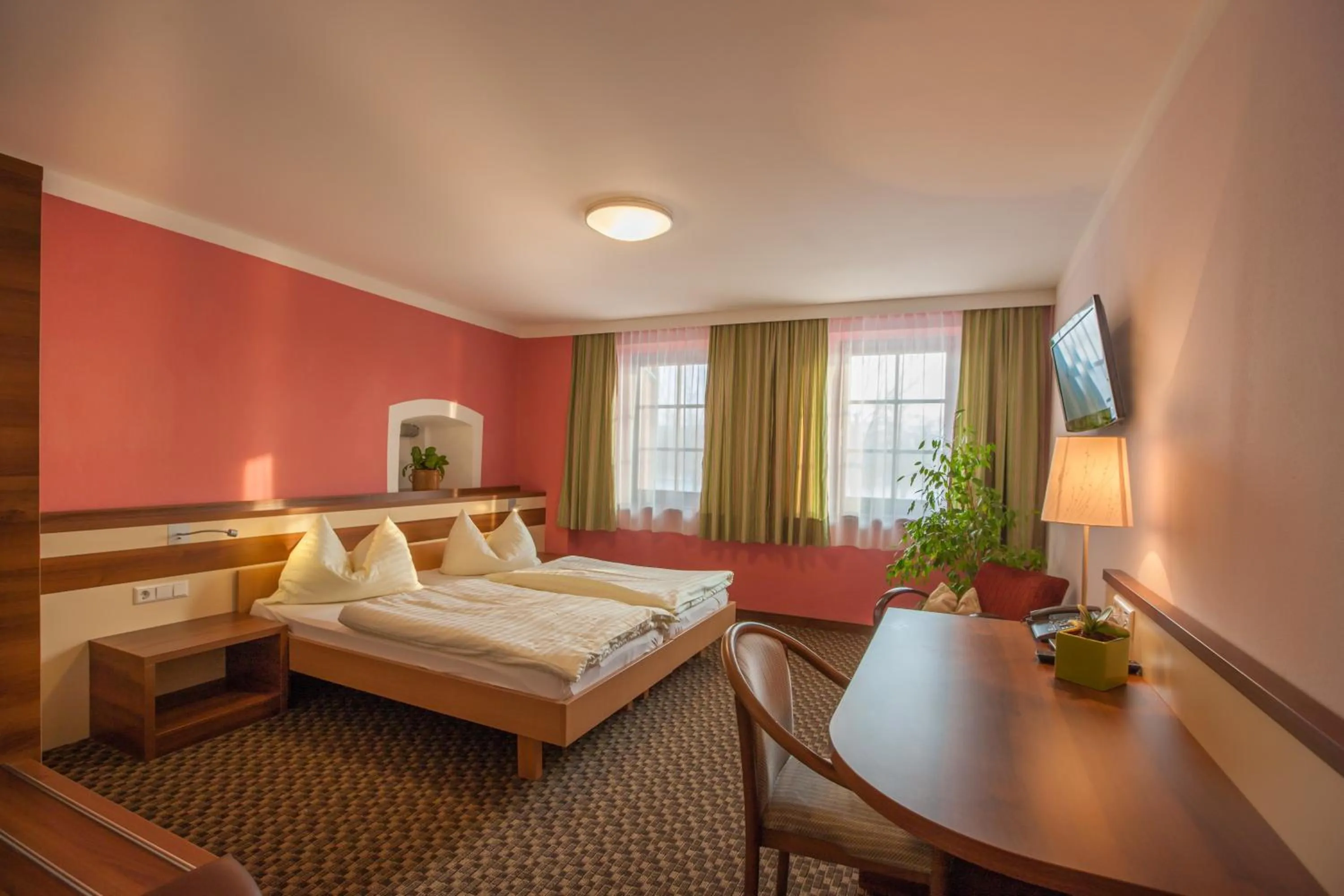 Double or Twin Room Donauseeblick - single occupancy in Wirtshaus Gruber Weitenegg