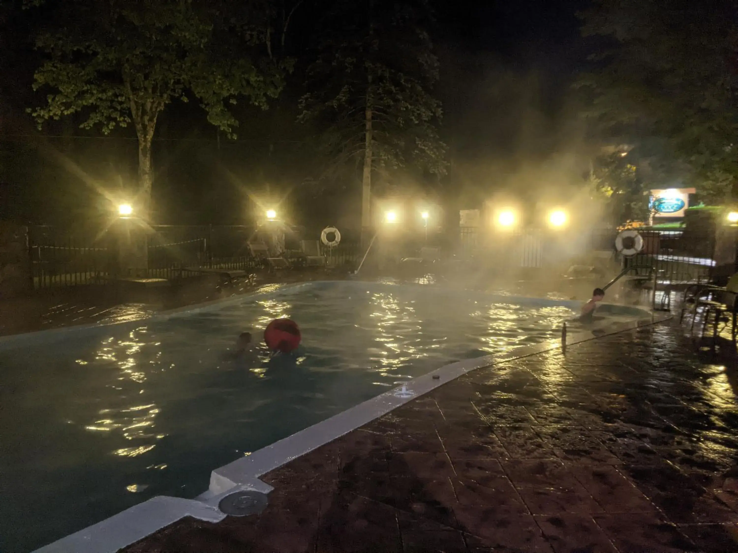 Swimming pool in Adirondack Diamond Point Lodge