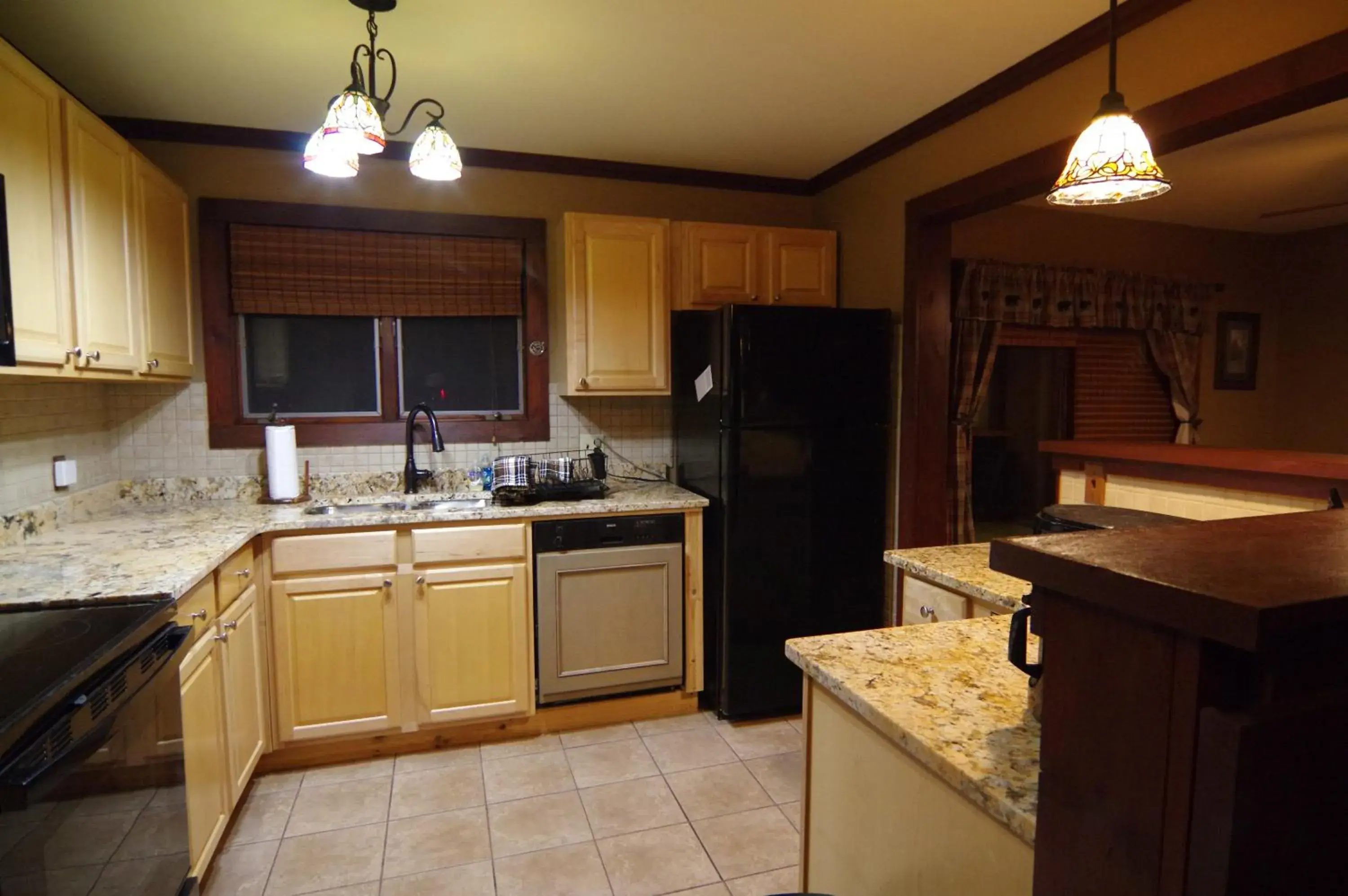 Kitchen/Kitchenette in Adirondack Diamond Point Lodge